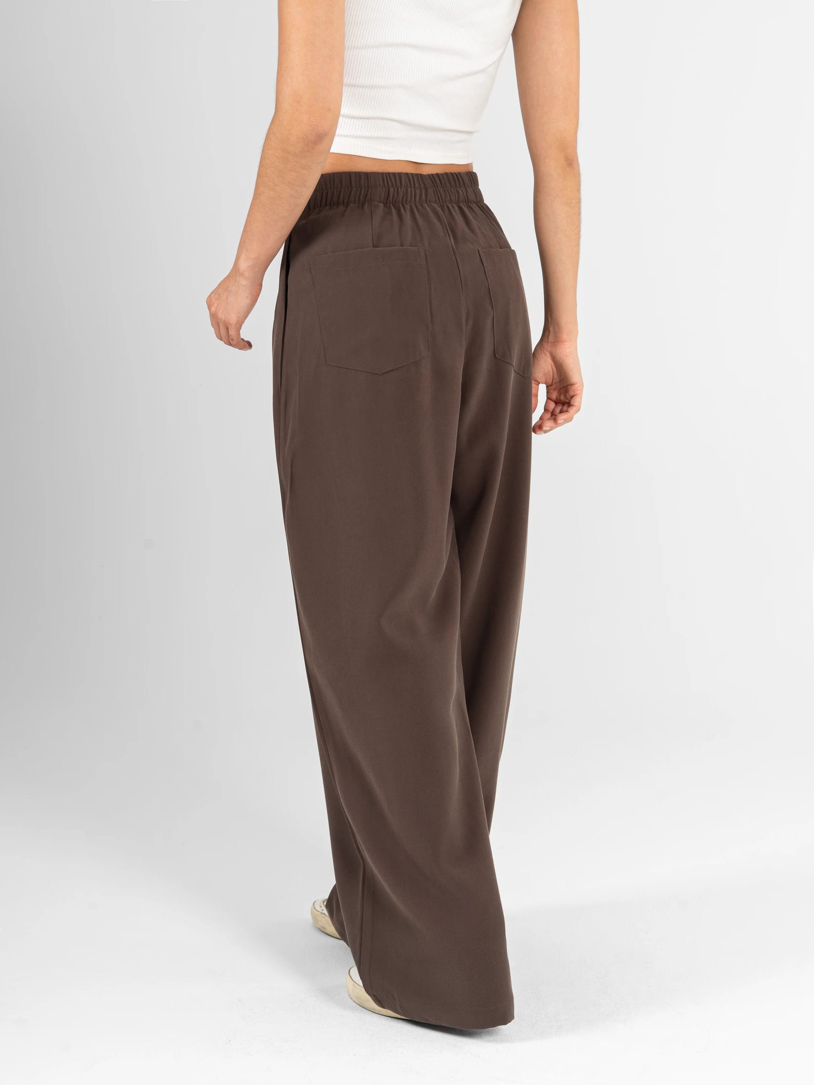 Ref: 0620586 Pantalón wide leg, tejido plano liviano, tiro alto, pretina resortada, tono cafe - imagen 2