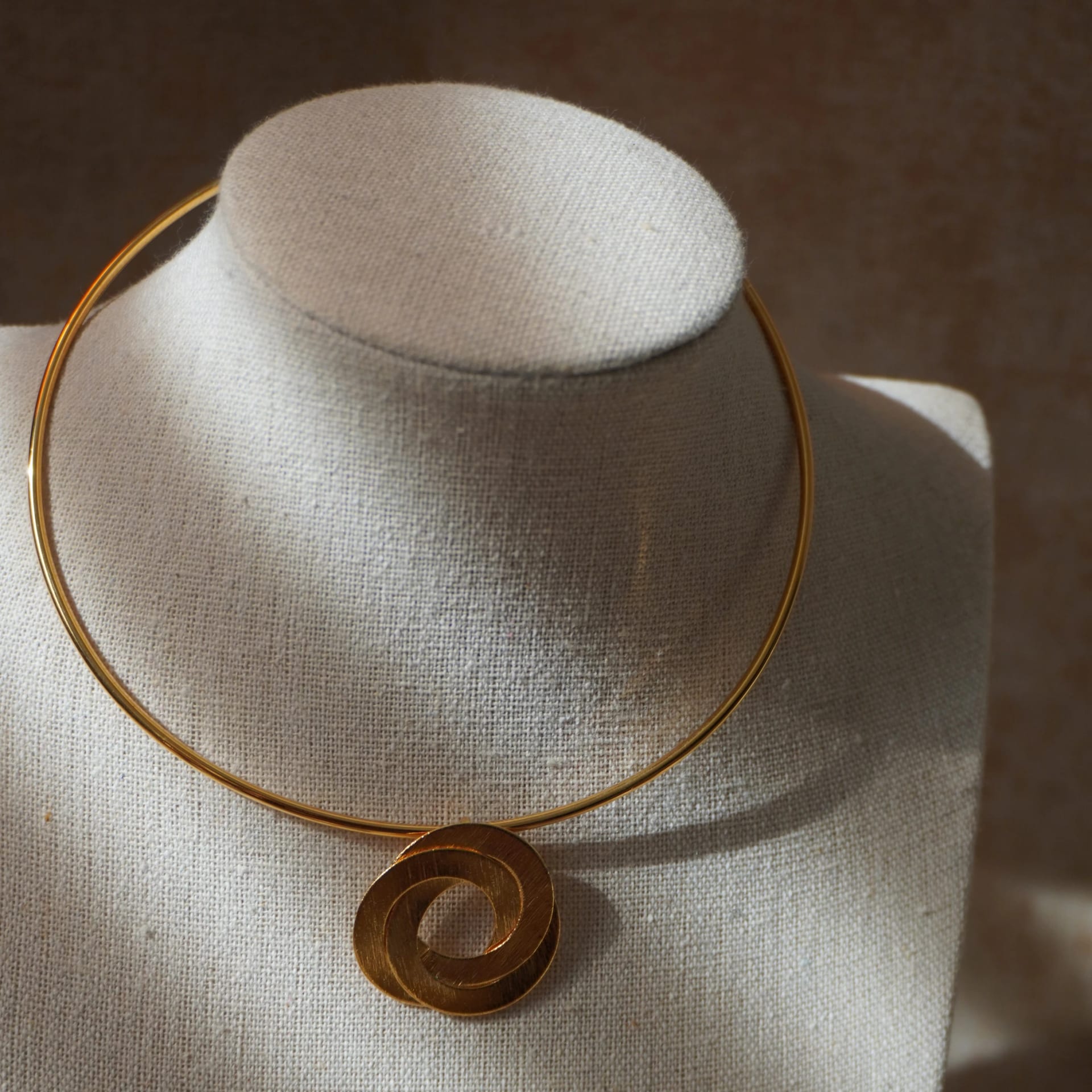 Golden Orbit Choker - imagen 6