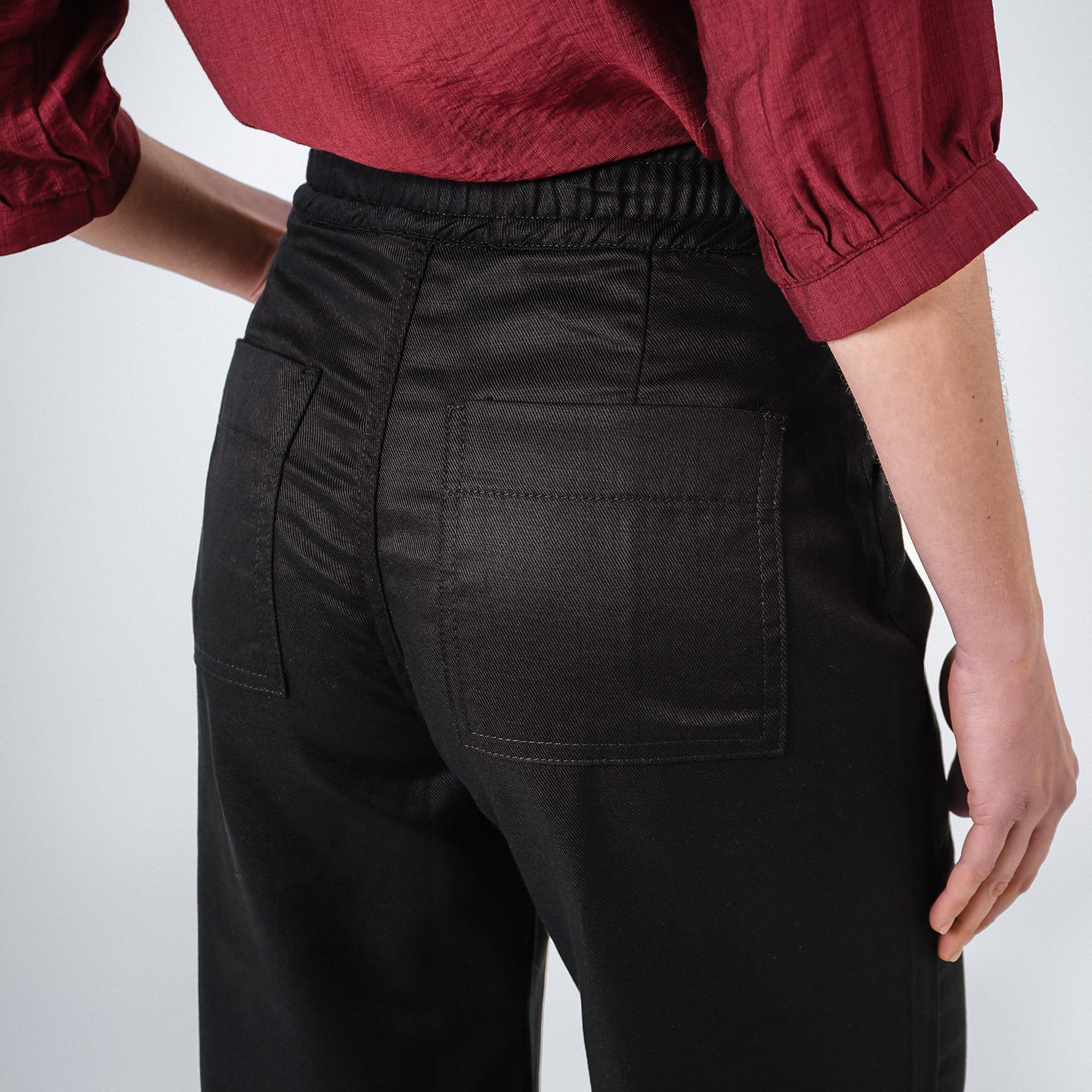 Pantalón básico estilo cargo bota flare con ajuste en cintura - imagen 13