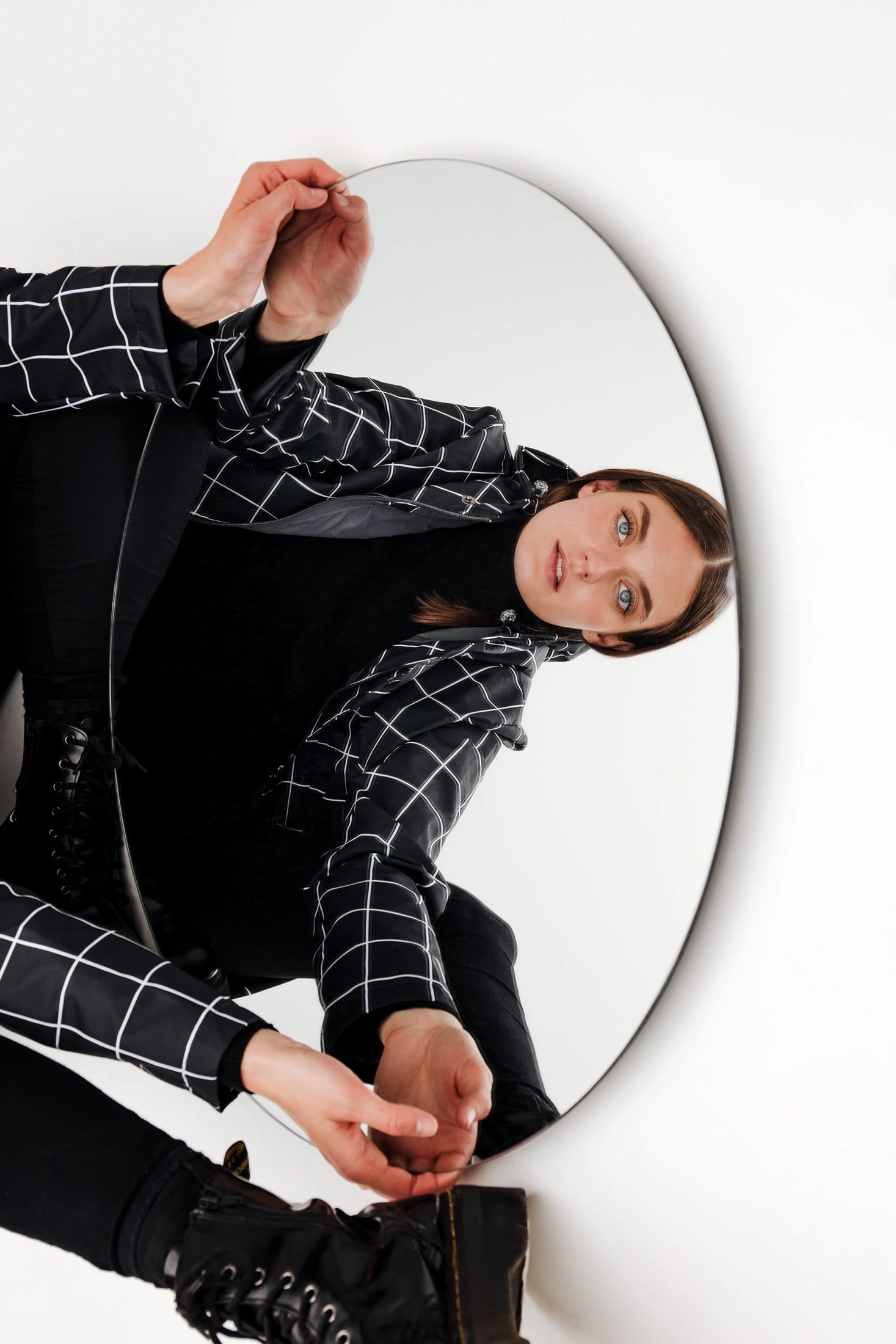 RAINCOAT GRID (PRE-ORDER) - imagen 3