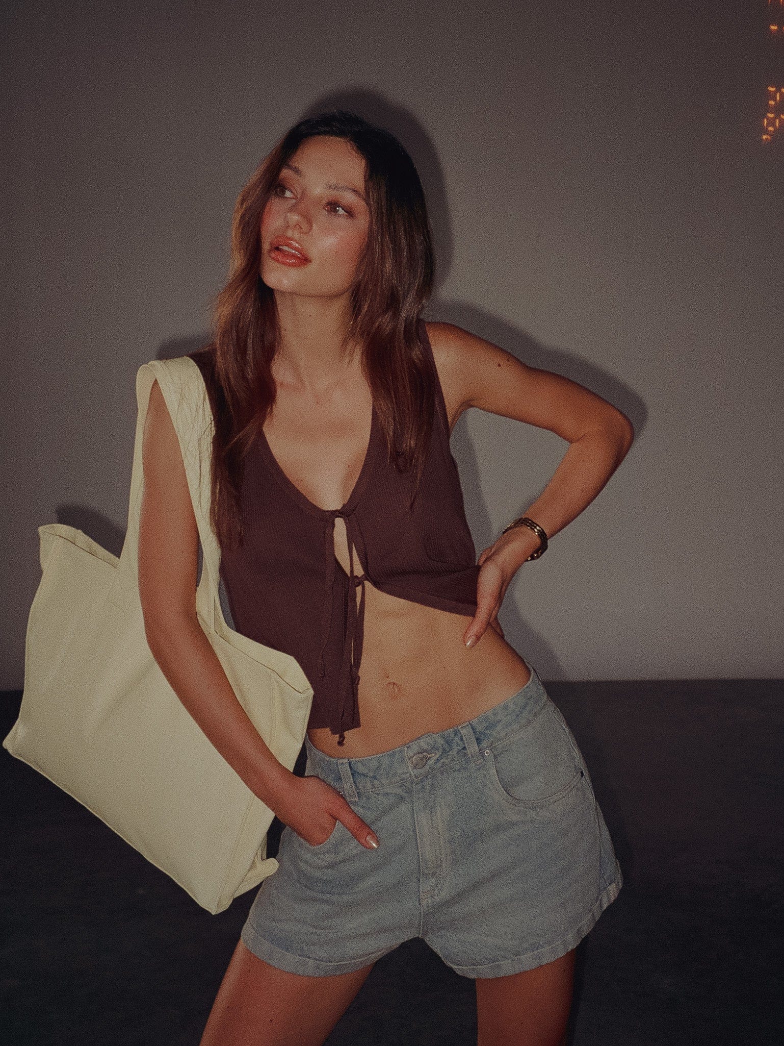 LOW RISE DENIM SHORT  - DIRTY ICE BLUE - imagen 8
