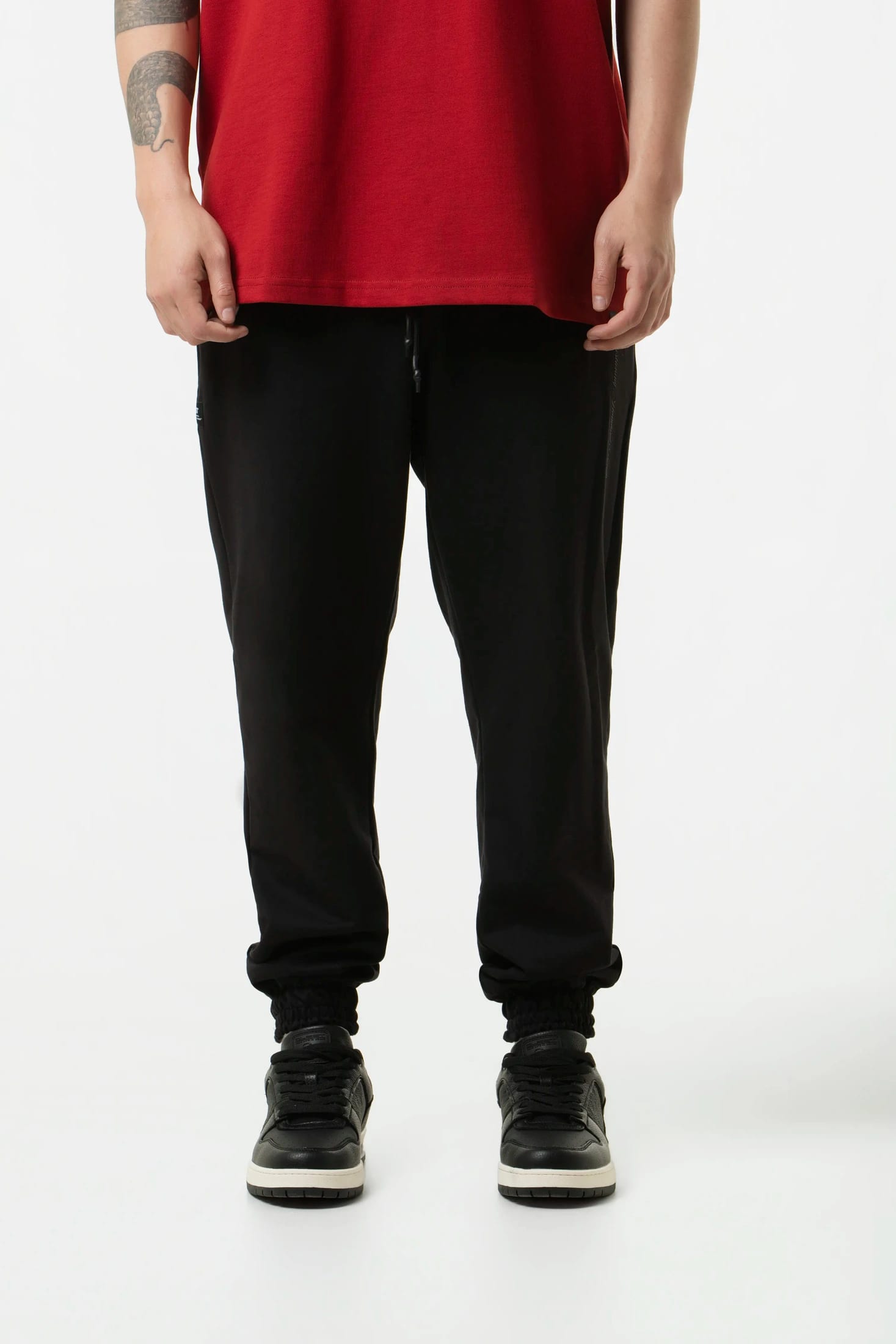 PANTALON JOGG COLOR NEGRO - imagen 2