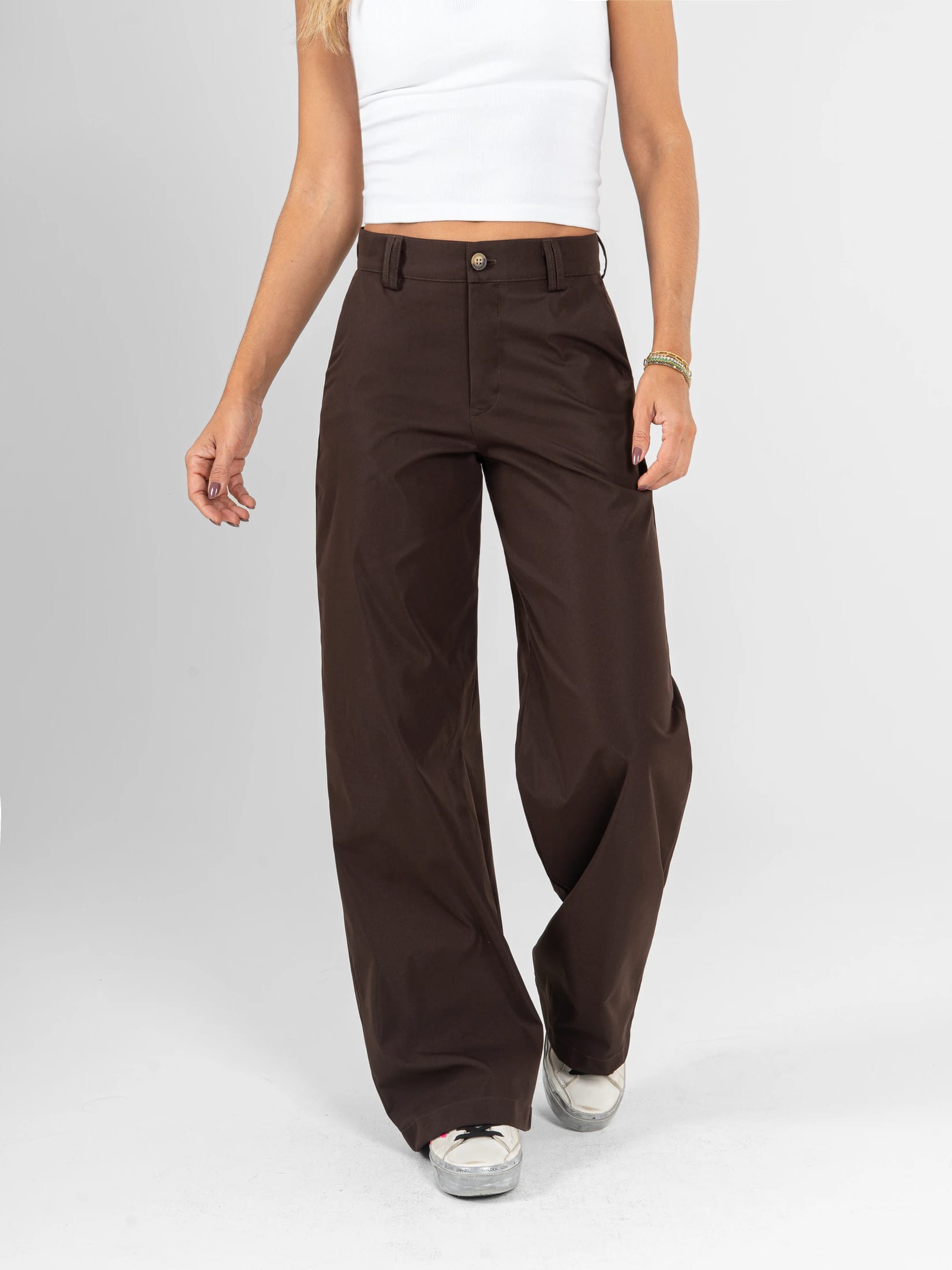 Ref: 0620627 Pantalón mom flare, rígido, sin prenses, tono café, tejido plano liviano, tiro alto - imagen 1