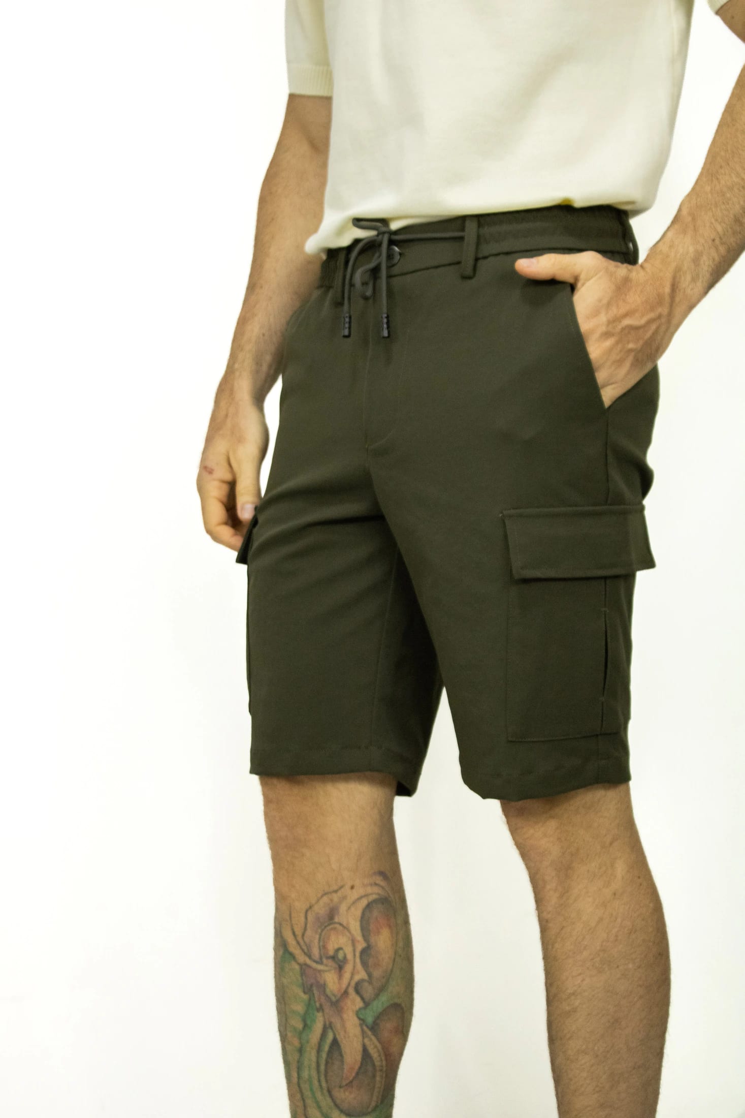 BERMUDA CARGO VERDE PARA HOMBRE - imagen 3