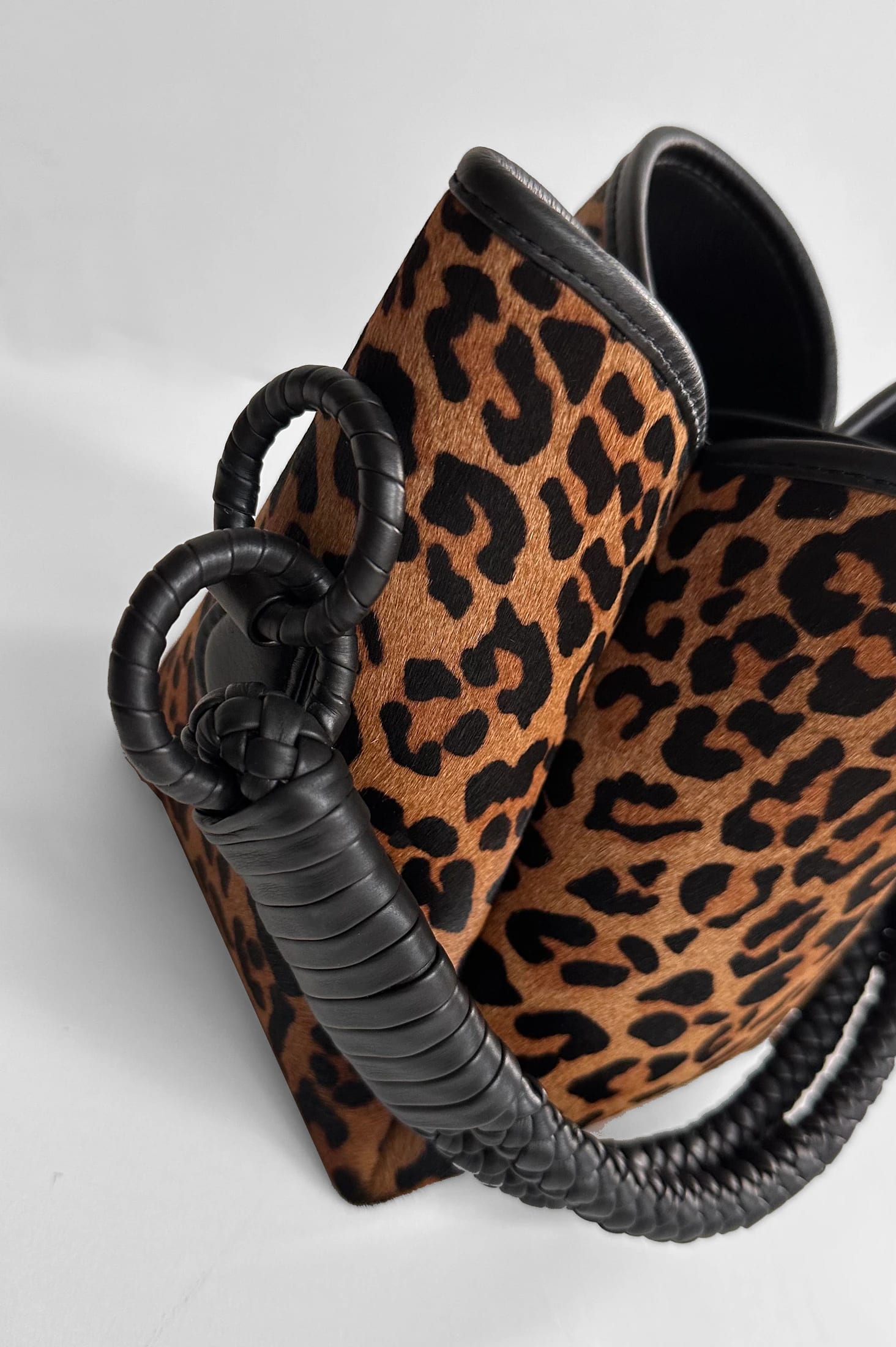 Tulip Mini Bucket Bag, Leopard - imagen 5