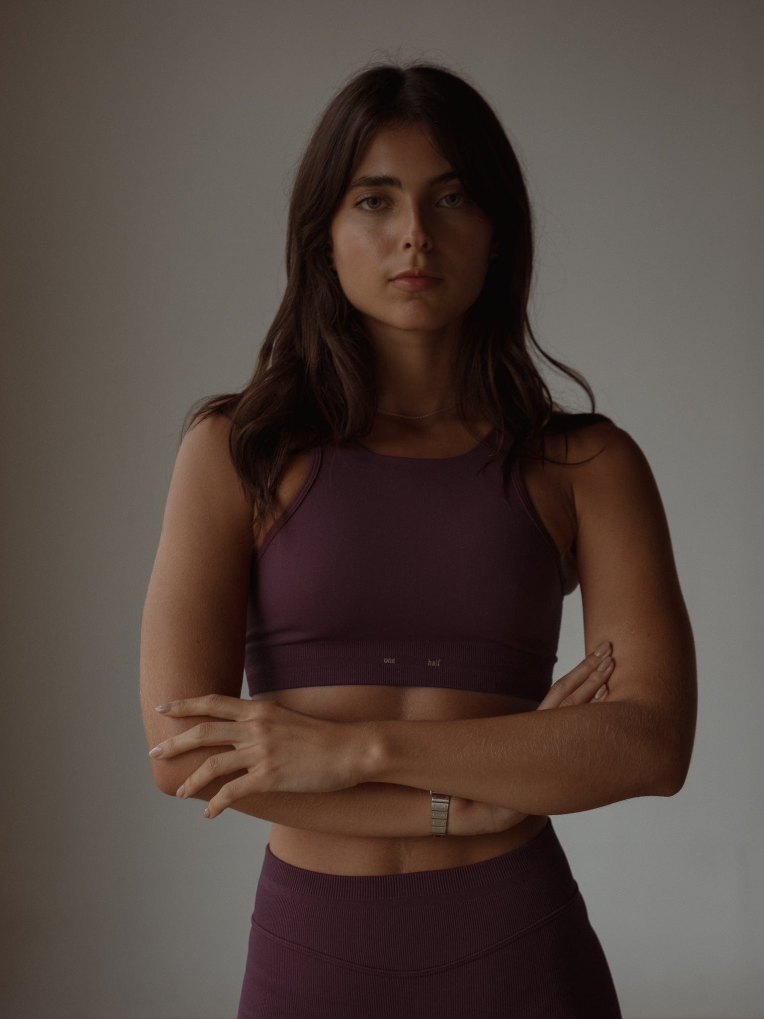 HIGH-PERFORMANCE SEAMLESS CROP TOP - CRANBERRY - imagen 5