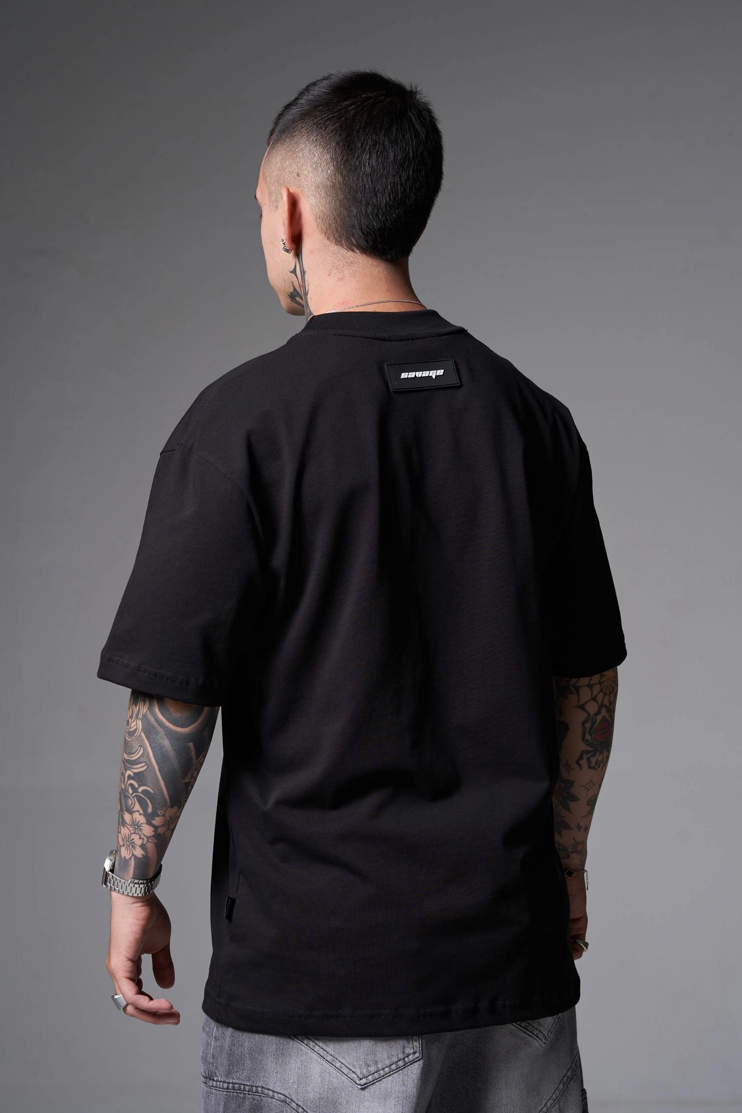 T shirt negra Gold on 250 gramos - imagen 3