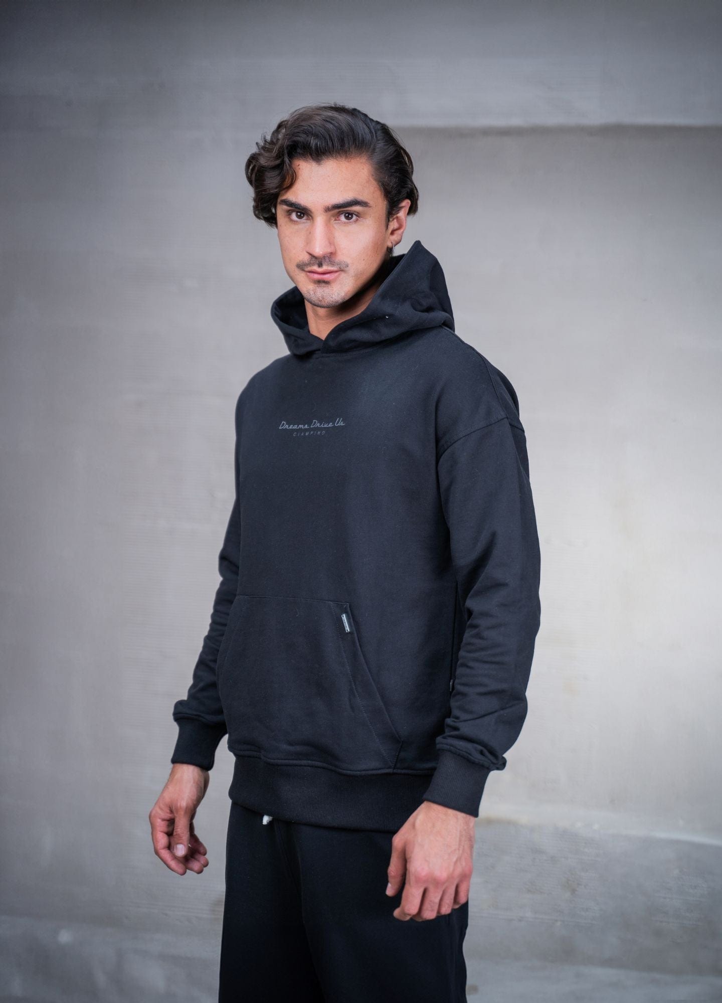 Hoodie Dreams - Negro (N) - imagen 1