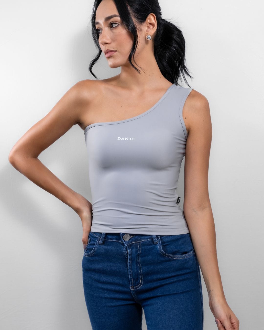 Top Antimanchas Gris One Shoulder - imagen 1