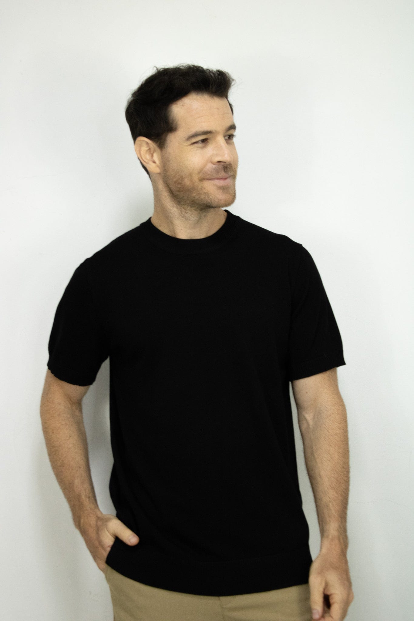 CAMISETA TEJIDA NEGRA PARA HOMBRE - imagen 1
