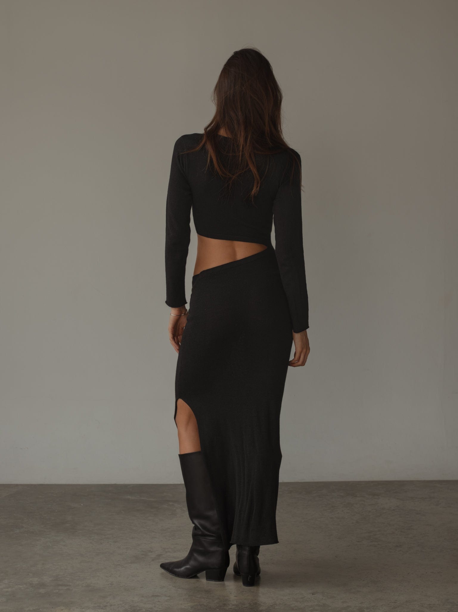 EDGE KNIT DRESS - BLACK - imagen 10