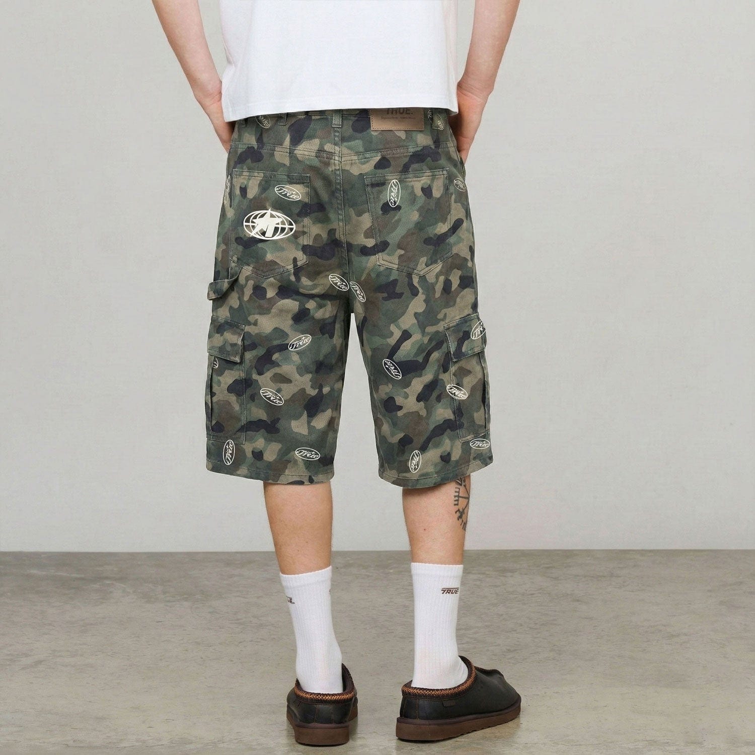 Intuition Camo Cargo Jorts - Green - imagen 2