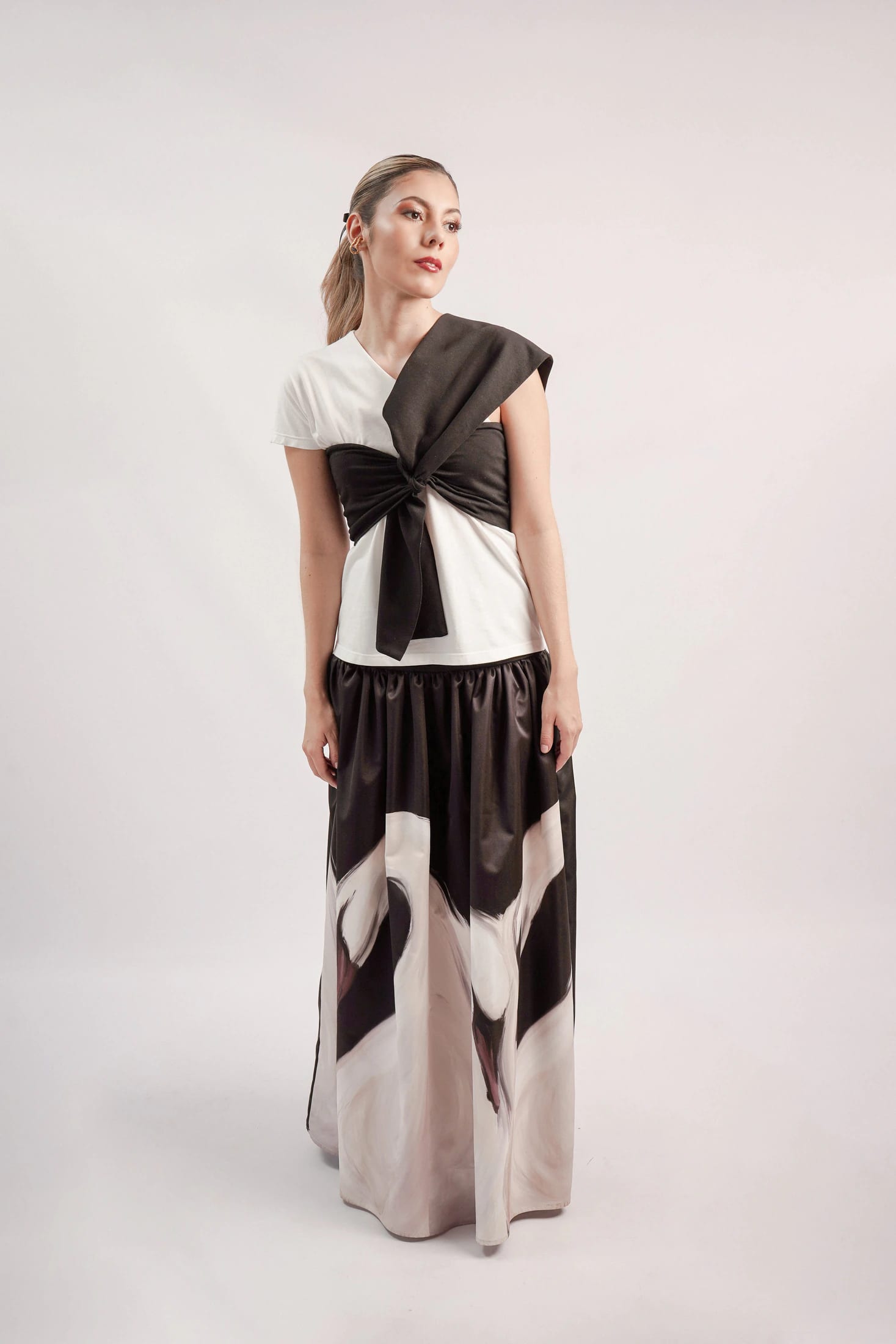 T-SHIRT BOW BLACK AND WHITE - imagen 5