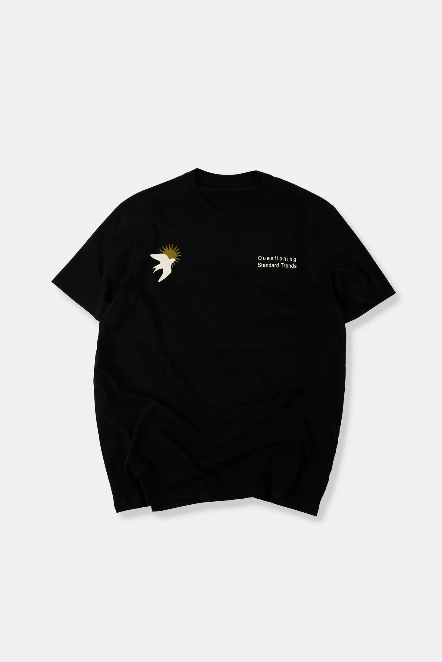 CAMISETA ESPECIAL ESTAMPADO LOCALIZADO COLOR NEGRO - imagen 1
