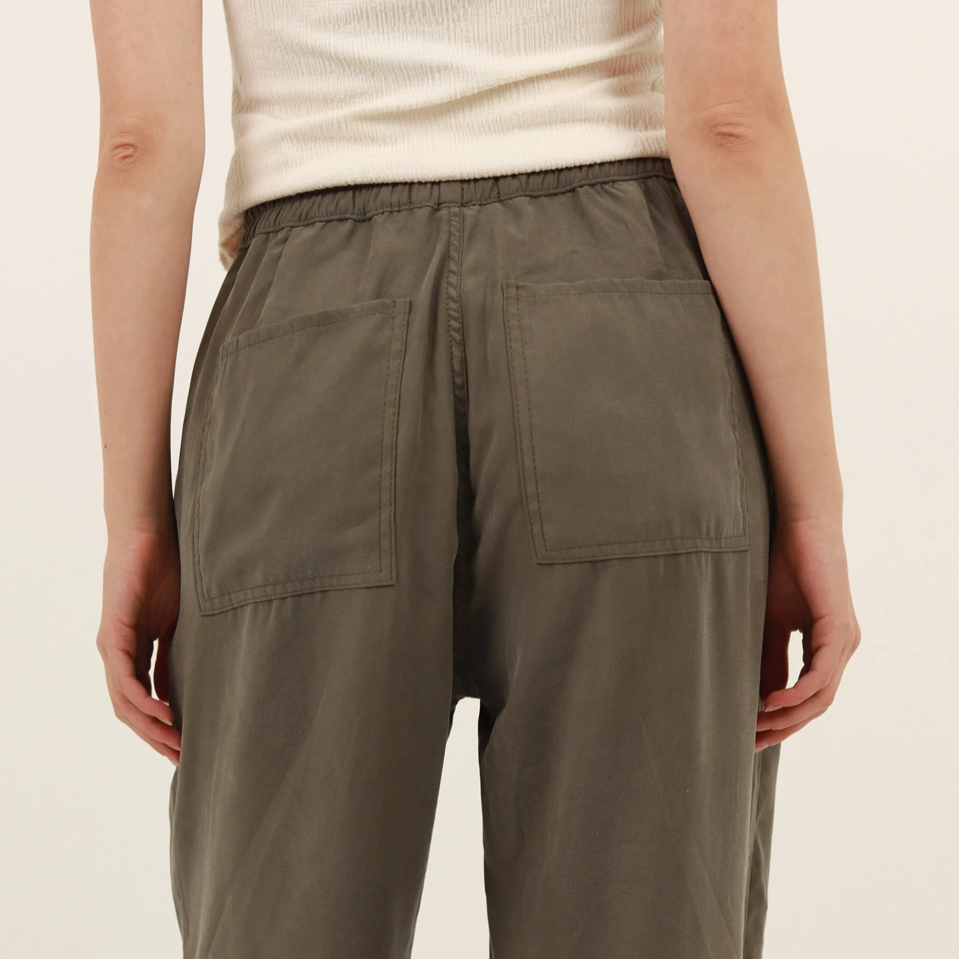 Pantalón bota recta con elastico en cintura y cordón - imagen 7