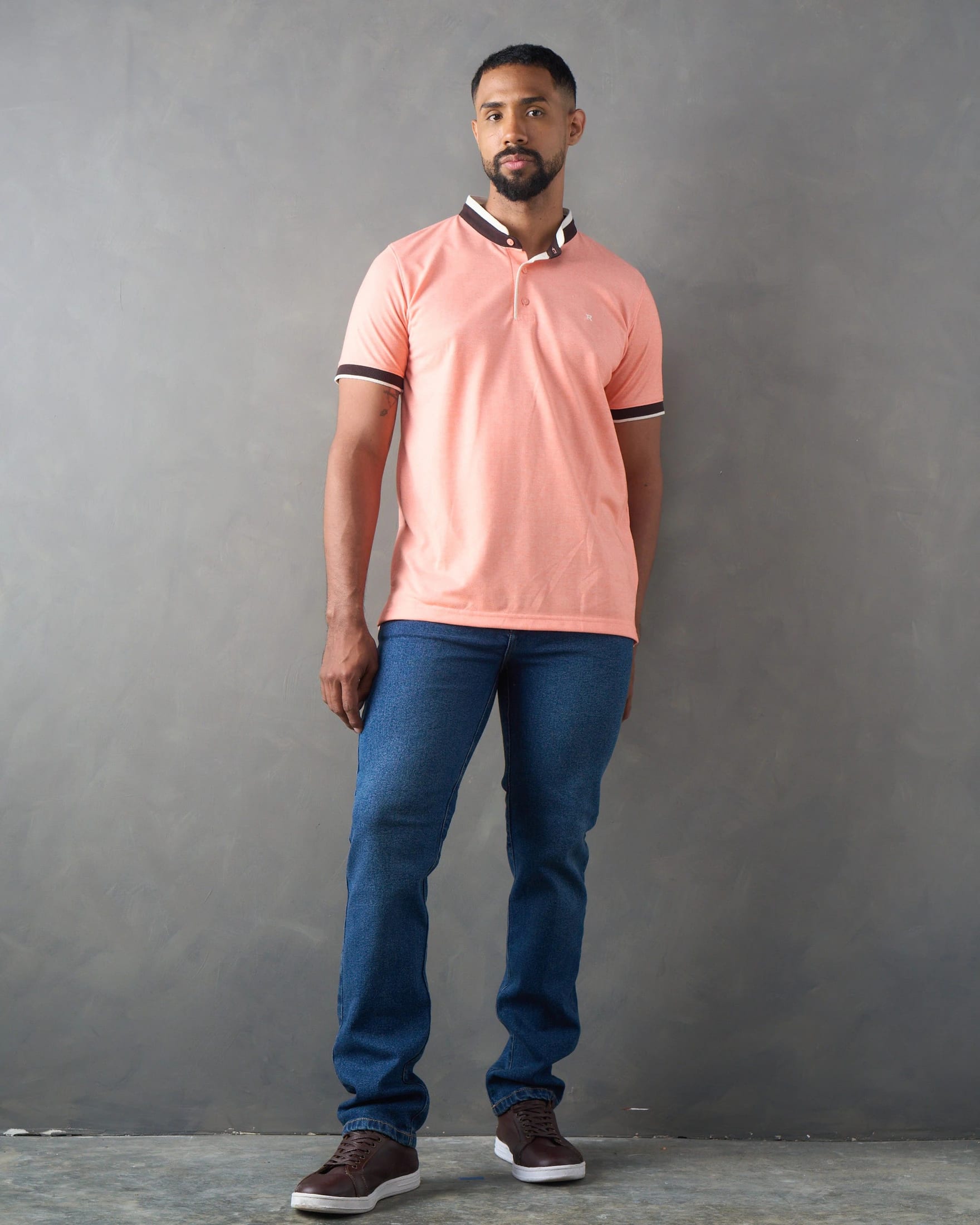 Camiseta tipo polo regular fit blanco - imagen 3