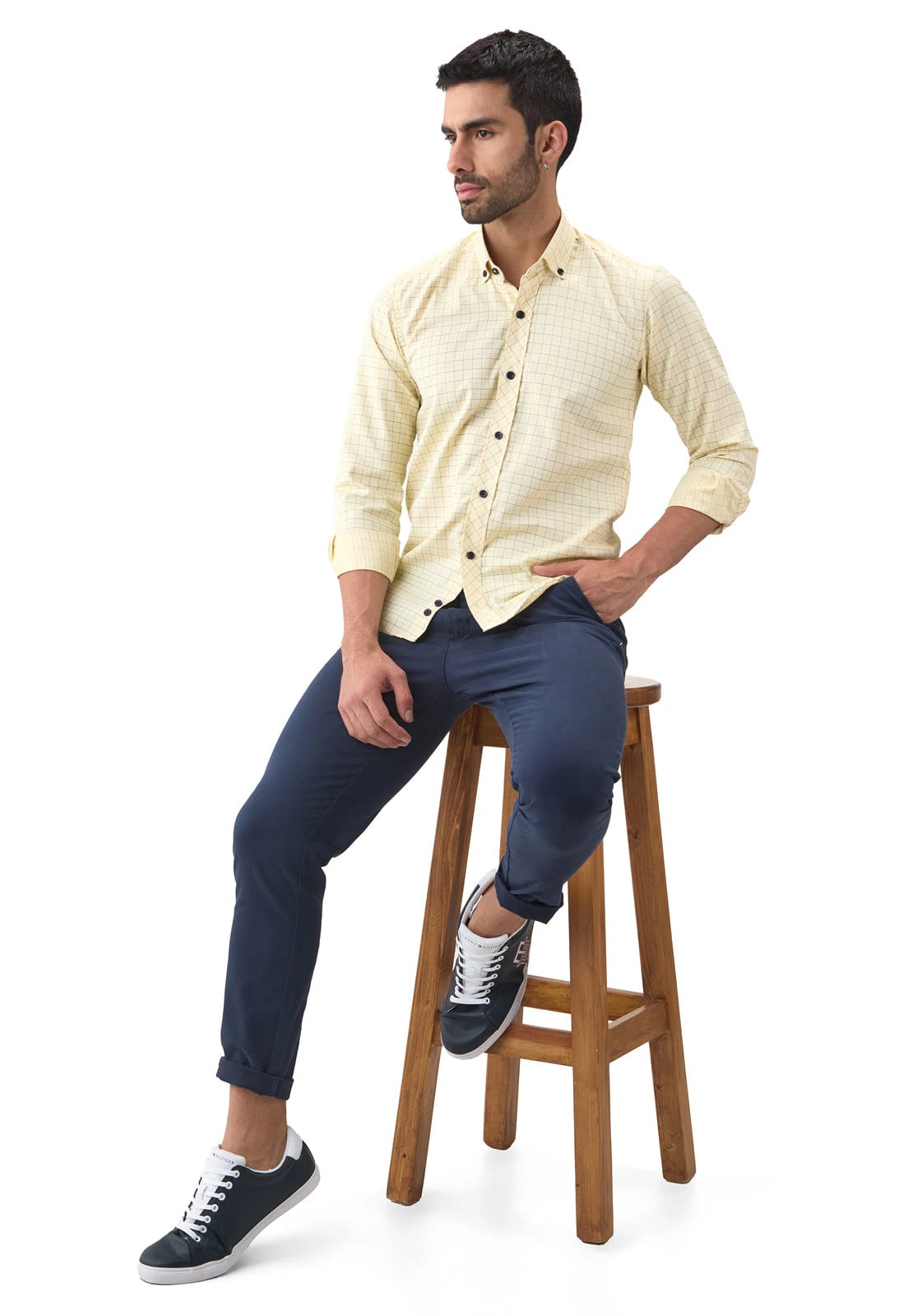 Camisa amarilla a cuadros azules con botón en contraste - imagen 1