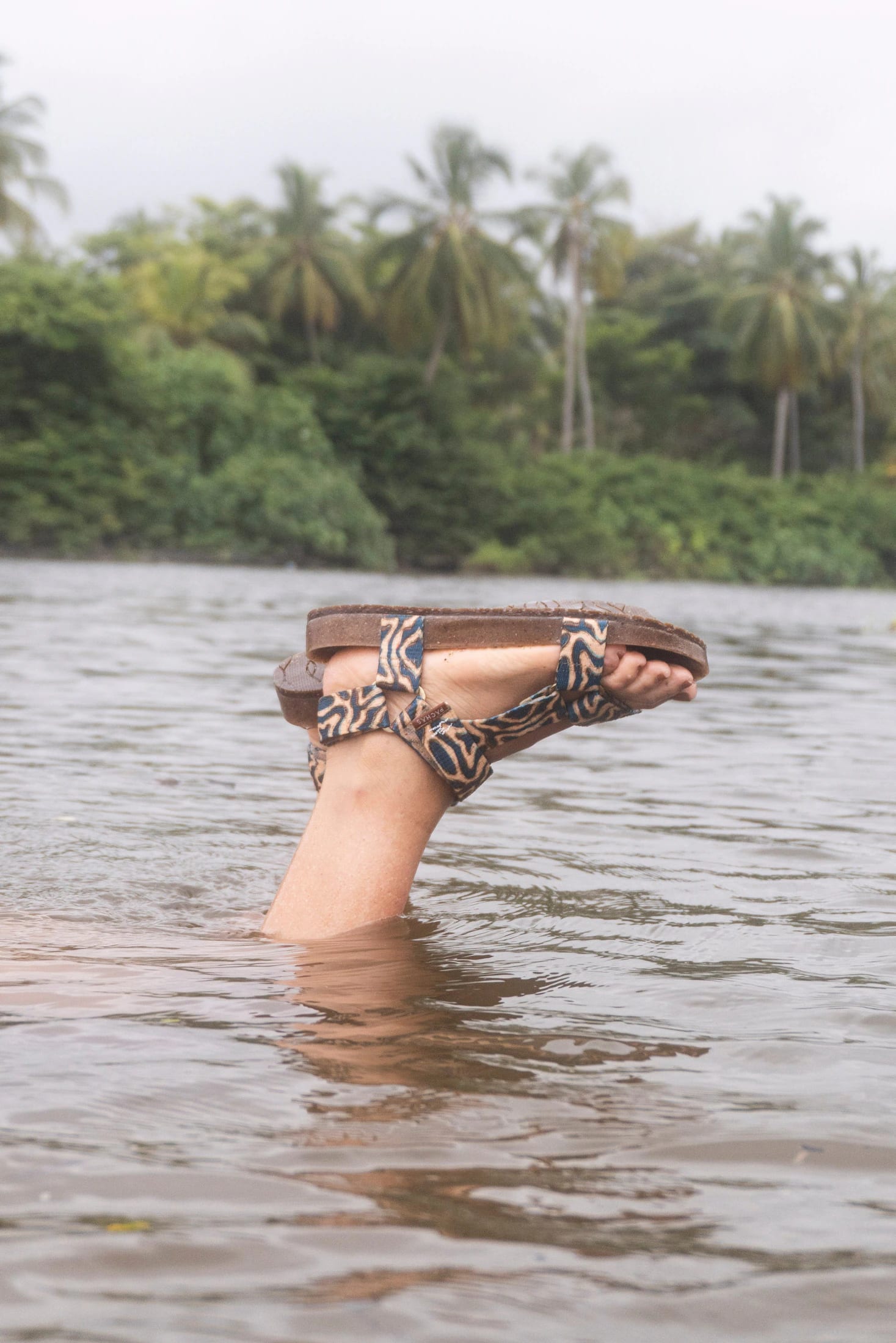 Sandalias Reata "Made for the Sea" Azul Estuario - imagen 14