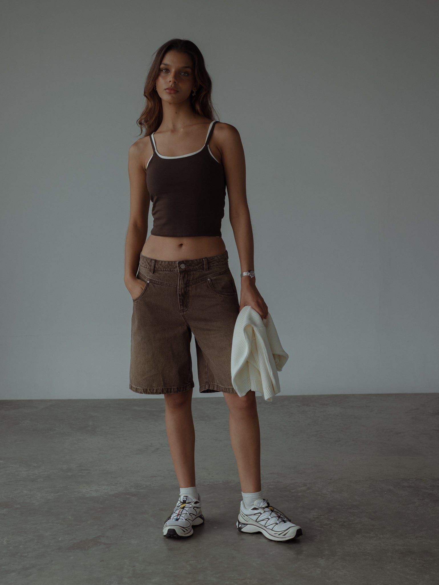 ESSENTIAL TANK TOP - ESPRESSO - imagen 2