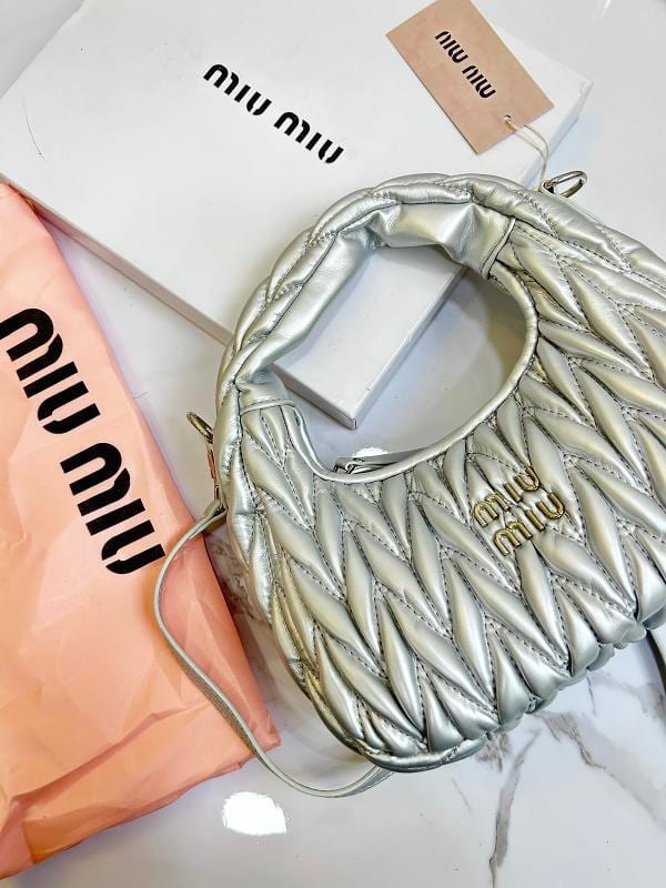 BOLSO MIU MIU PLATEADO - imagen 2