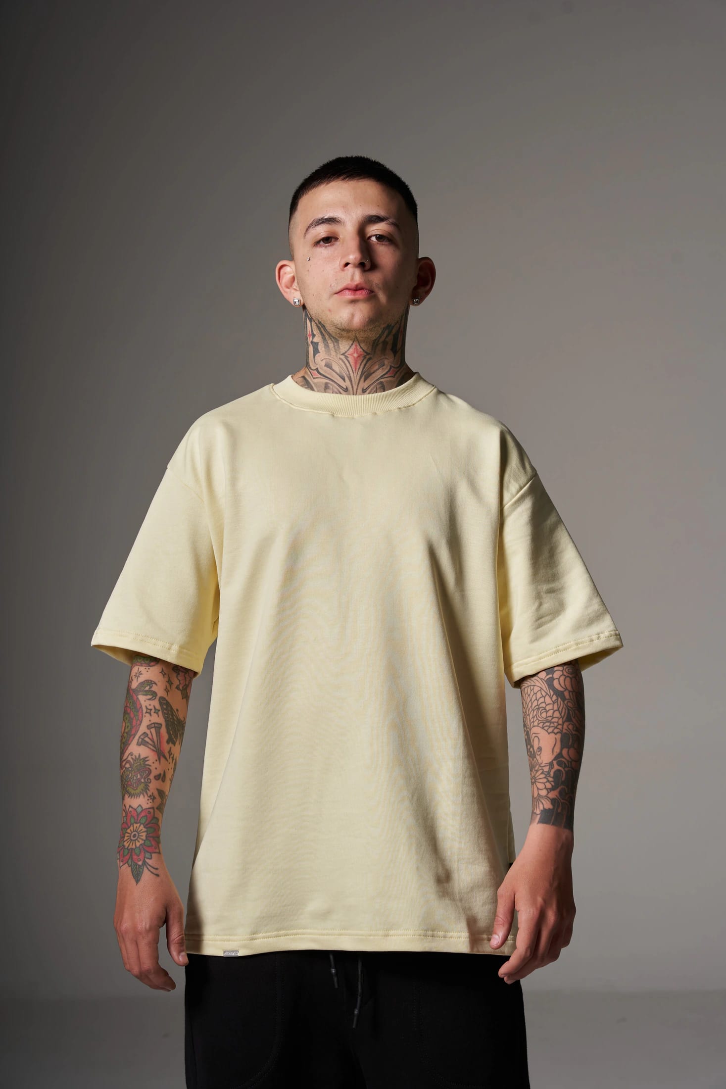 CAMISETA 300 GRAMOS 100% ALGODÓN AMARILLA - imagen 1
