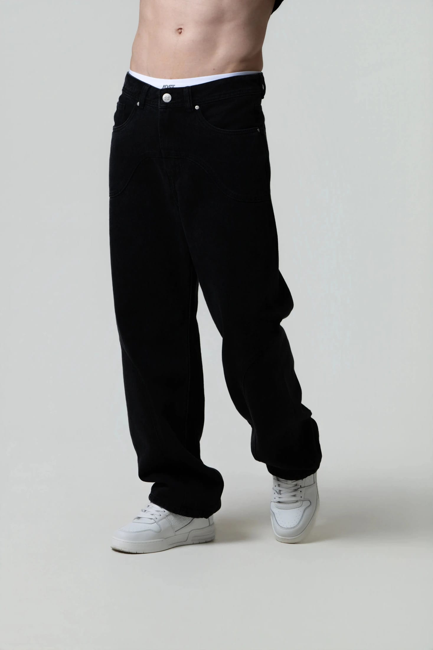JEAN 5 BOLSILLOS COLOR NEGRO - imagen 2