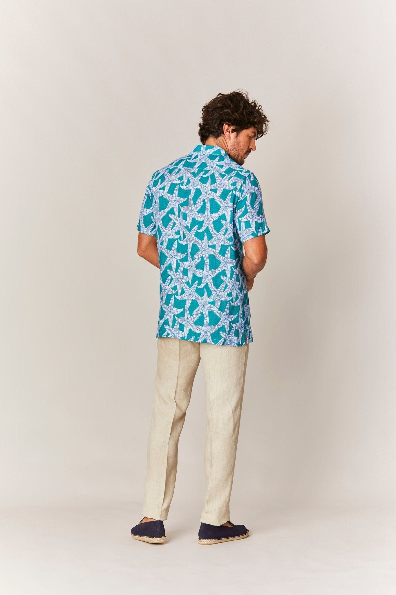 Men's linen shirt green intaglio - imagen 4