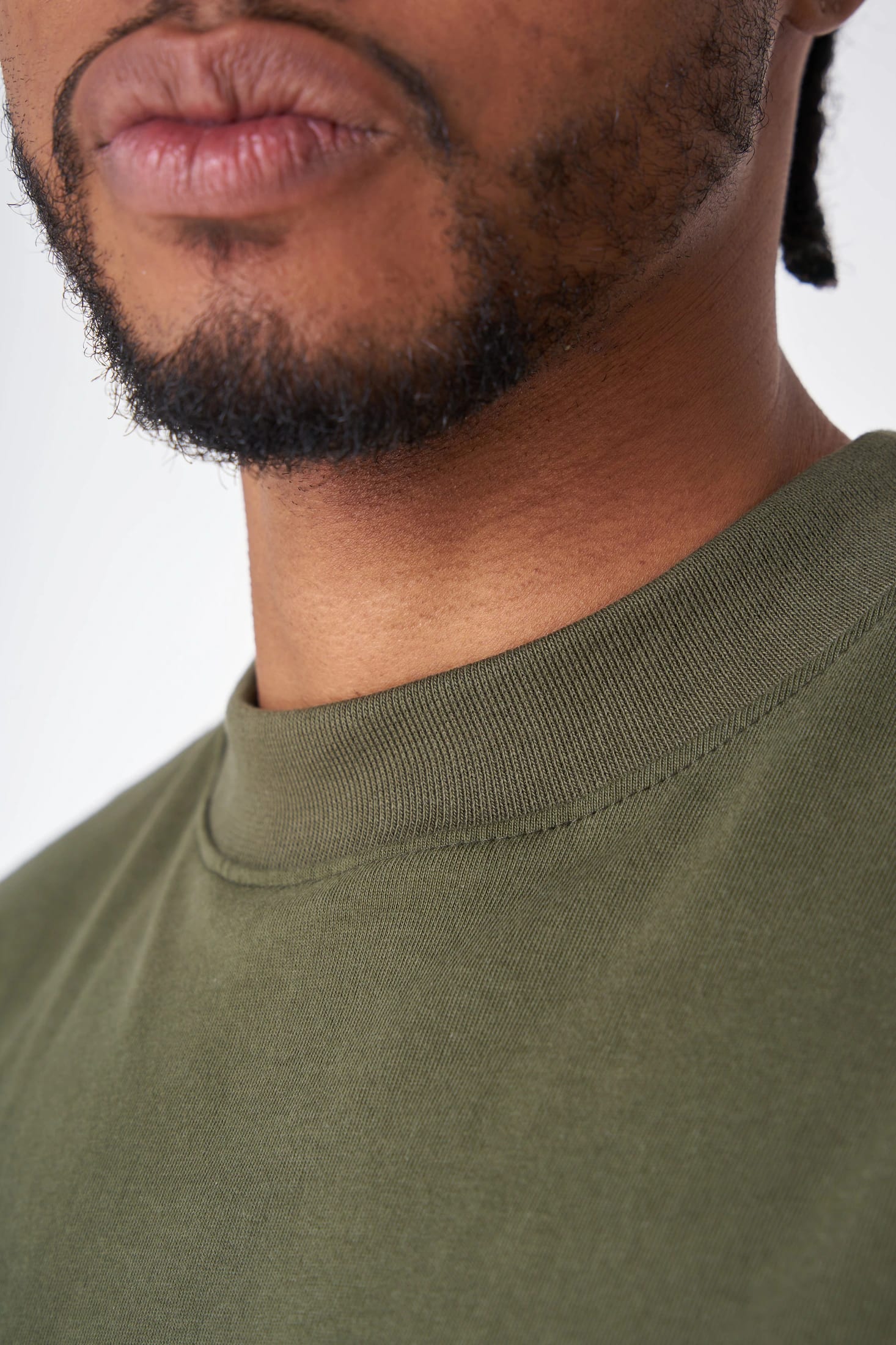 CAMISETA 270 GRAMOS, 100% ALGODÓN VERDE MILITAR - imagen 4