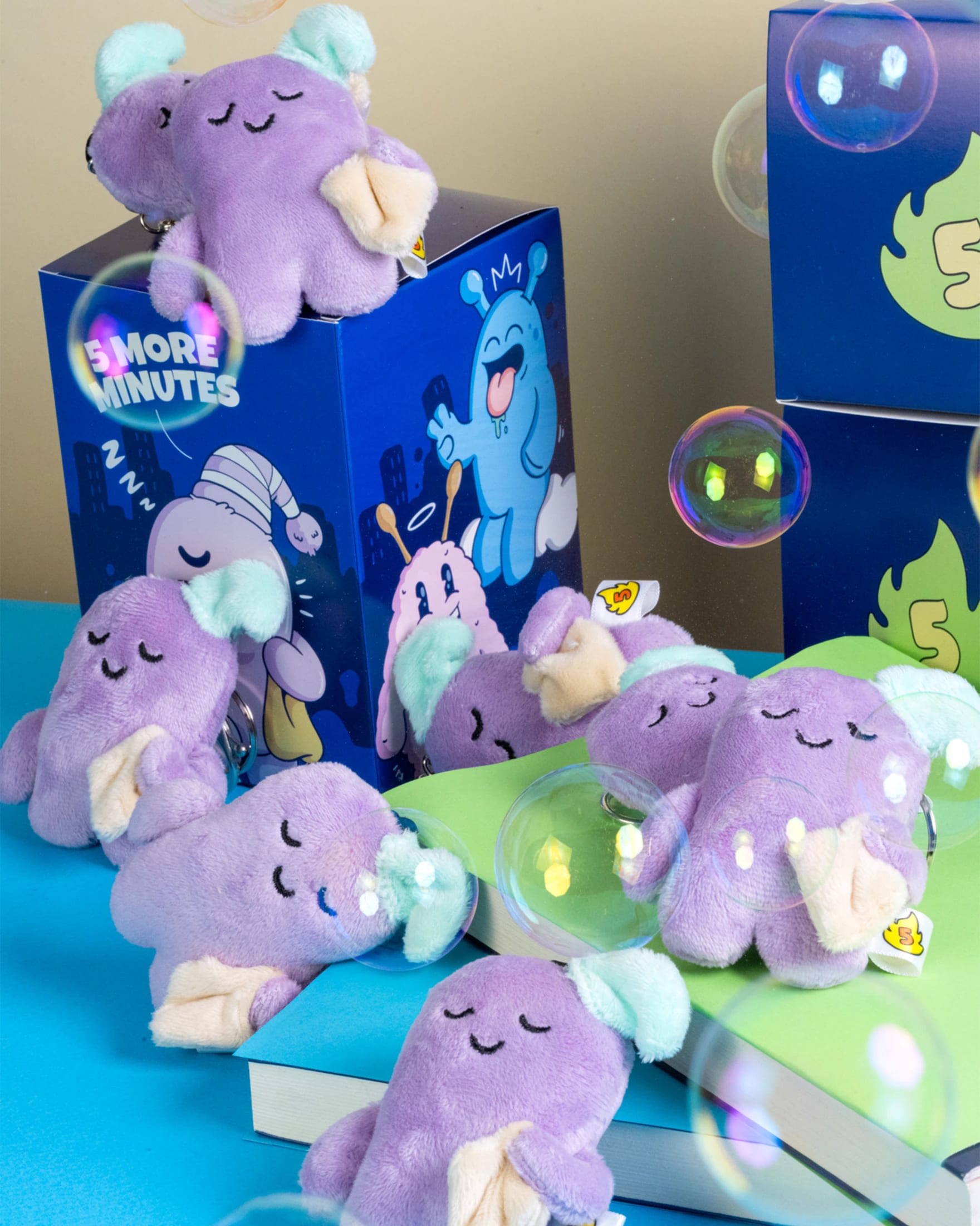 5 more minutes Charm - imagen 1