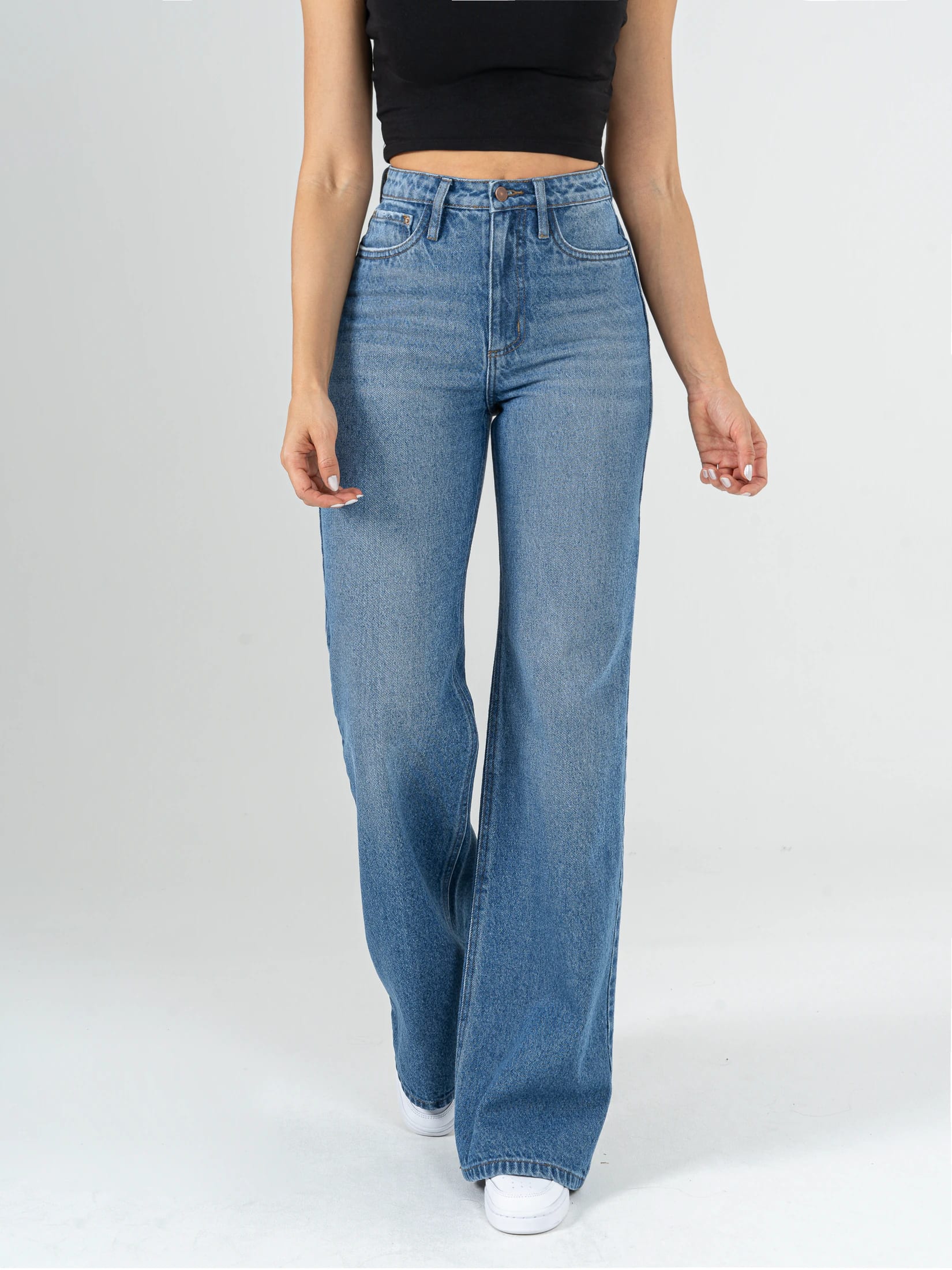 Ref: 064236 Jean Mom Flare, rígido, tiro alto, tono azul medio, diseño cinco bolsillos. - imagen 1