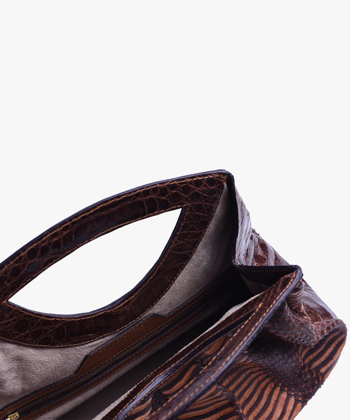 La Pola in Snake and Crocodile - imagen 8