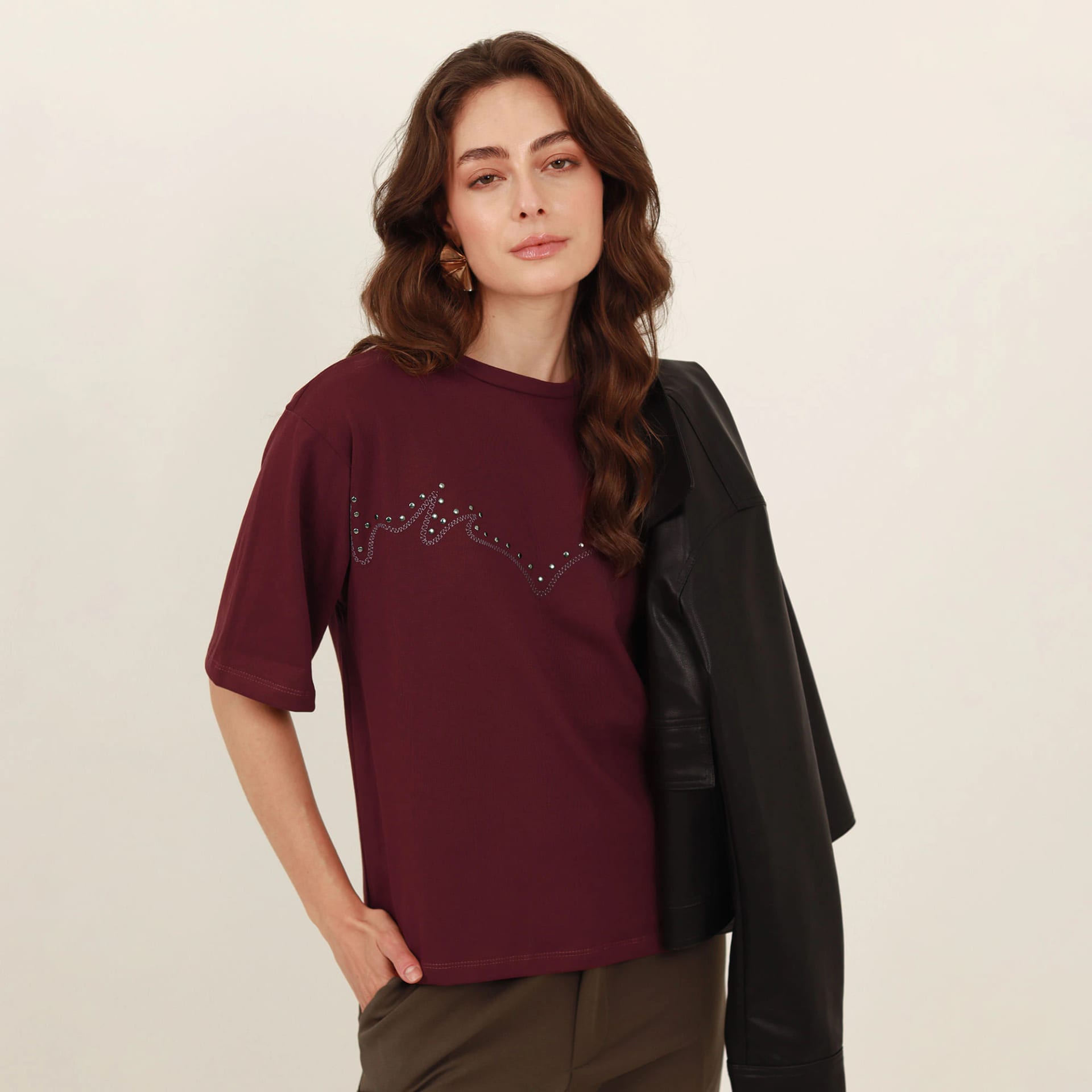 Camiseta cuello redondo manga corta estampado con lentejuelas - imagen 3