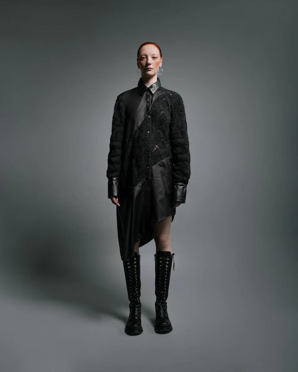 WAVY CROCHET LEATHER SHIRT DRESS - imagen 3