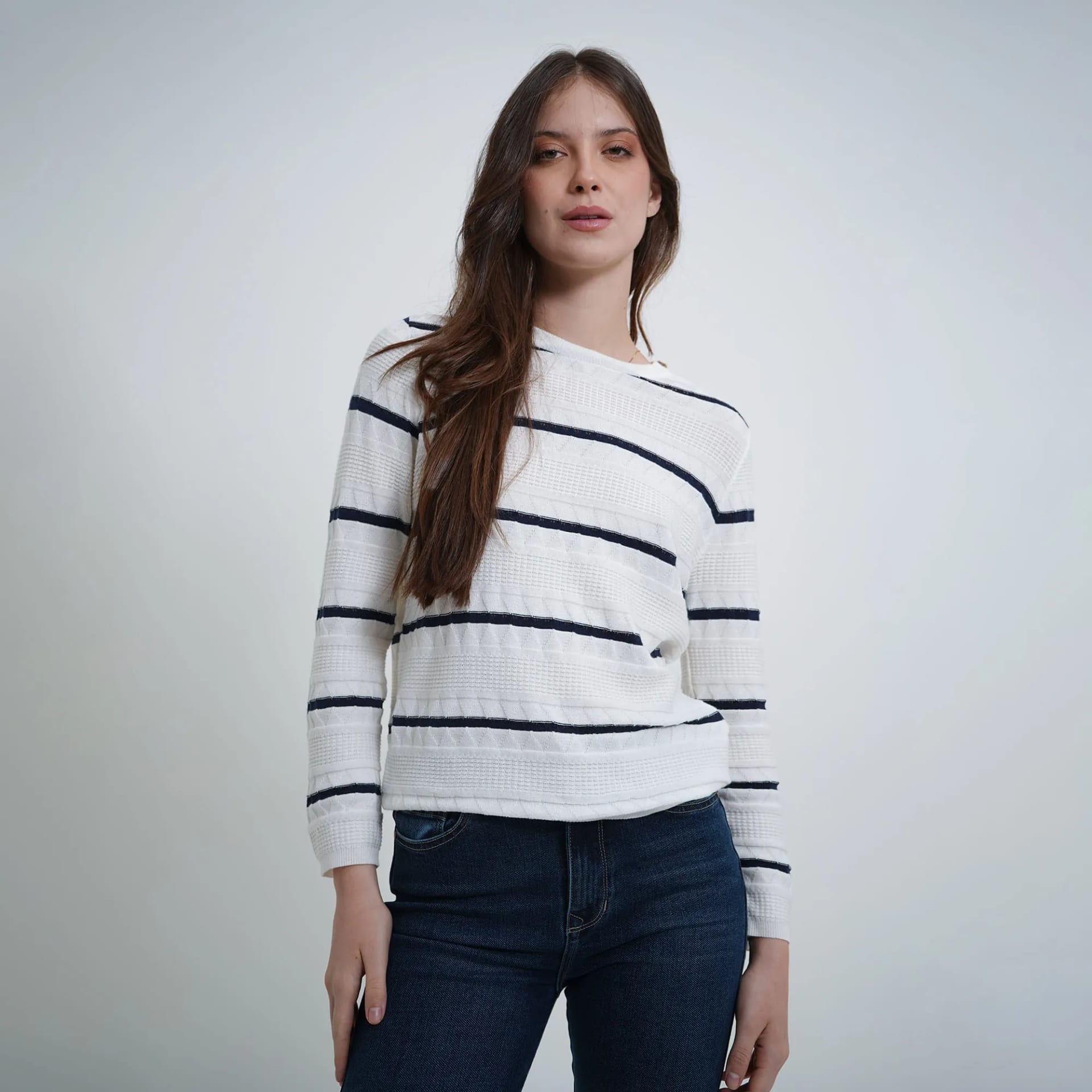Sweater Cuello Redondo Manga Larga - imagen 2
