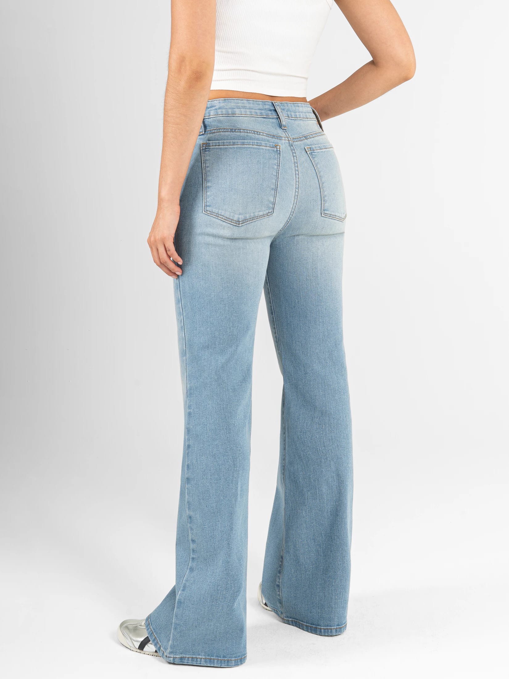 Ref: 066595 Jean flare stretch, bota ancha, tiro alto, tono azul claro - imagen 2
