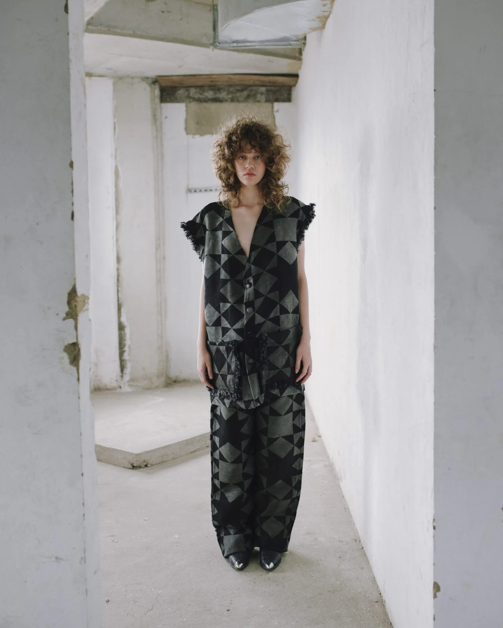 PATTERN SUIT VEST - imagen 8
