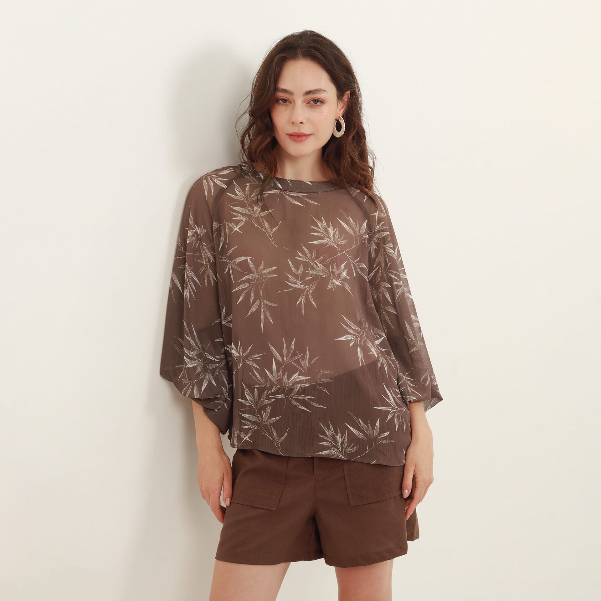 Blusa estampada cuello redondo manga globo - imagen 11