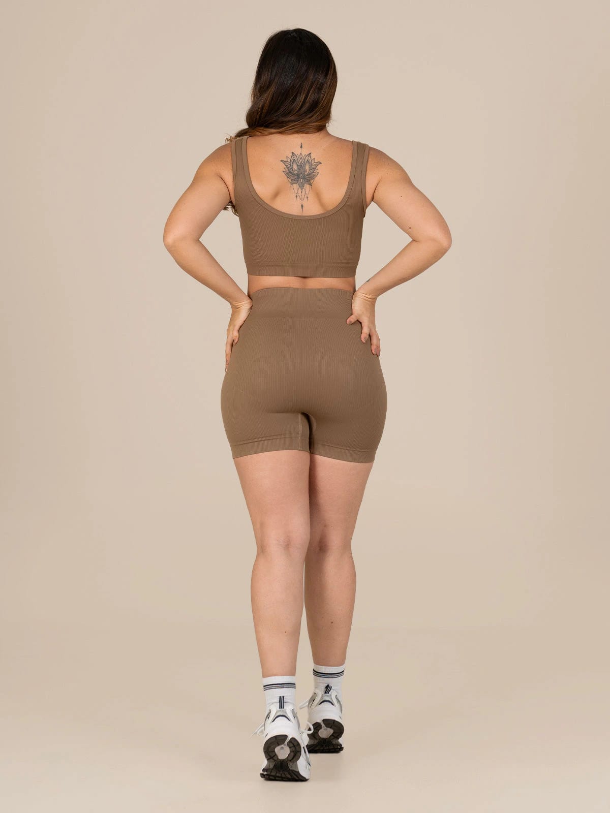Ela short set seamless cafe claro - imagen 3