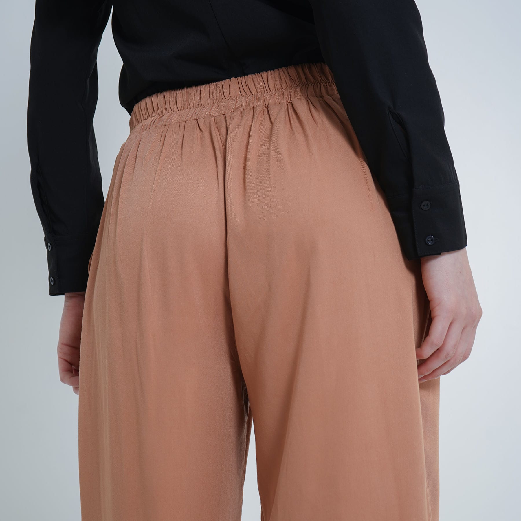 Pantalón palazzo con elastico en cintura - imagen 8