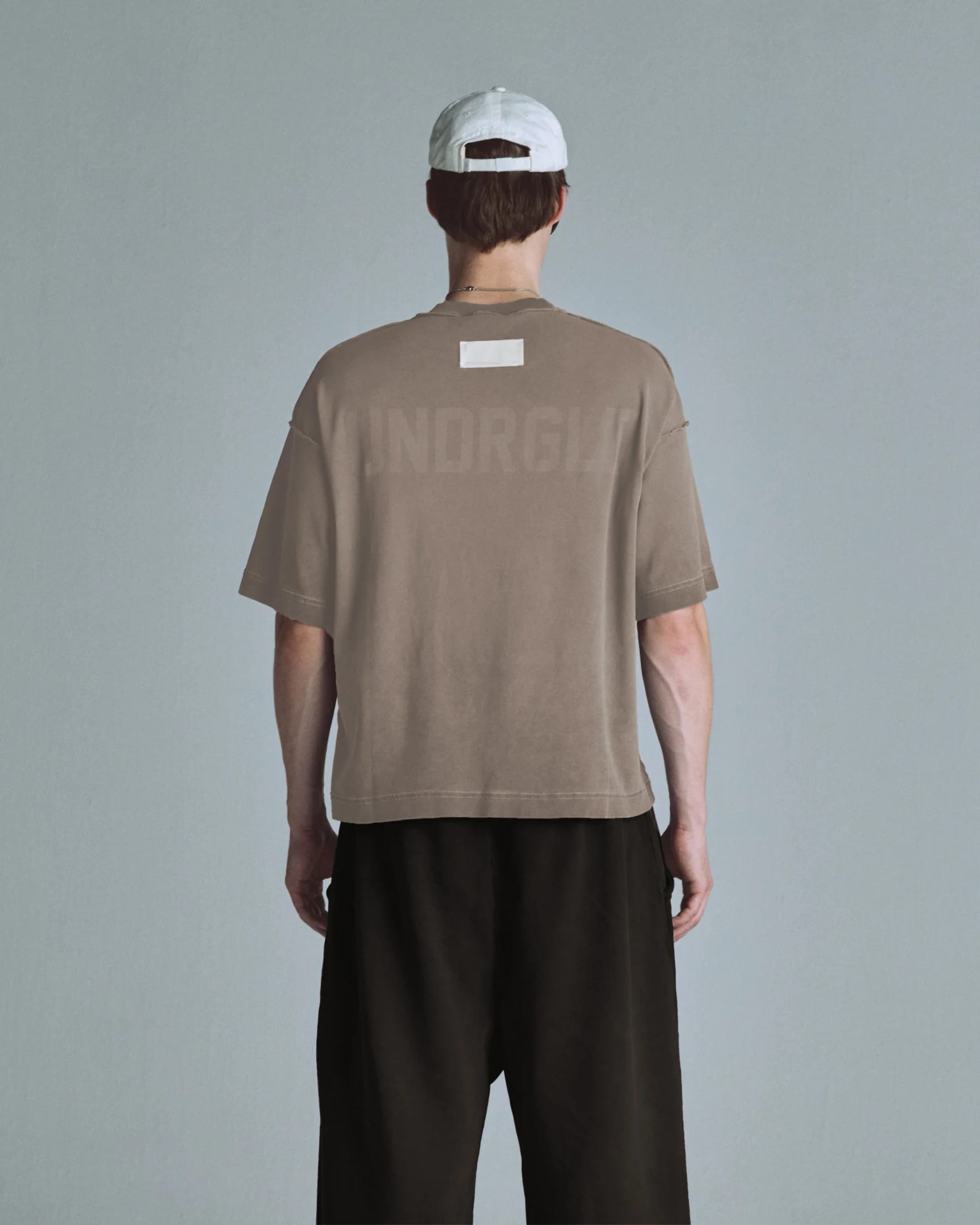 Basics UNDRGLD Boxy Fit Pocket Tshirt Light Brown - imagen 11