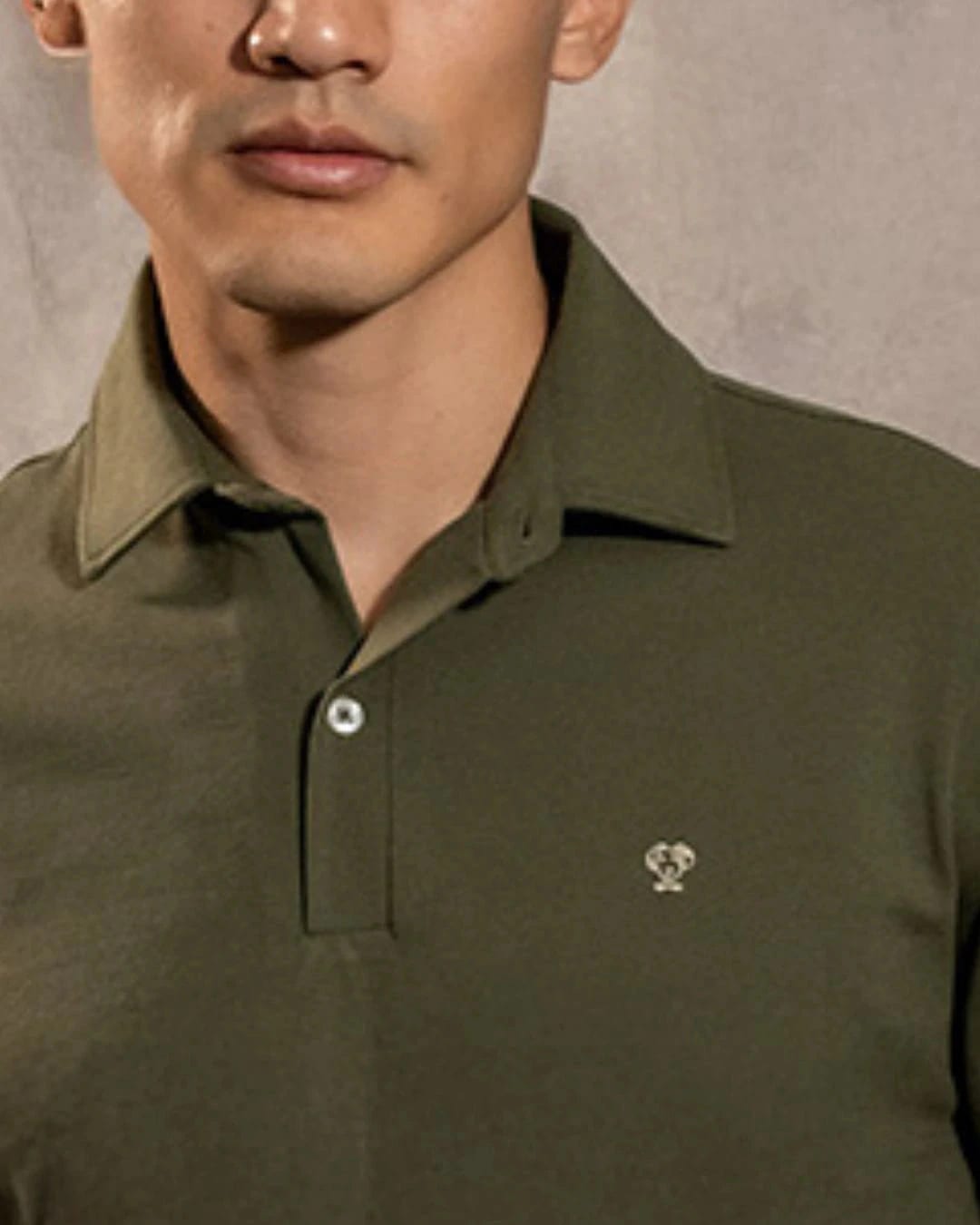 Polo Antimanchas Verde Militar - imagen 2