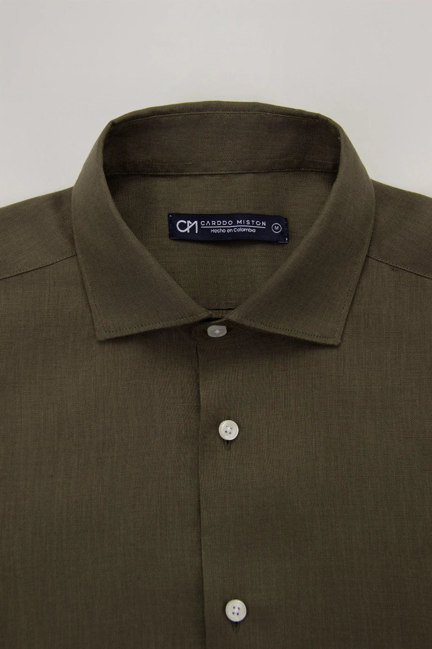 Camisa Button Under Lino Verde Oliva - imagen 2