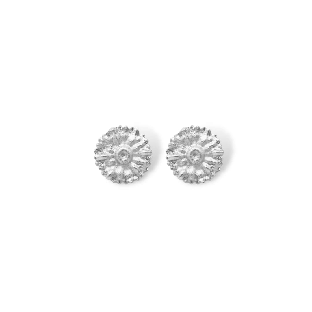 Aretes con flor de margarita pequeña - imagen 2