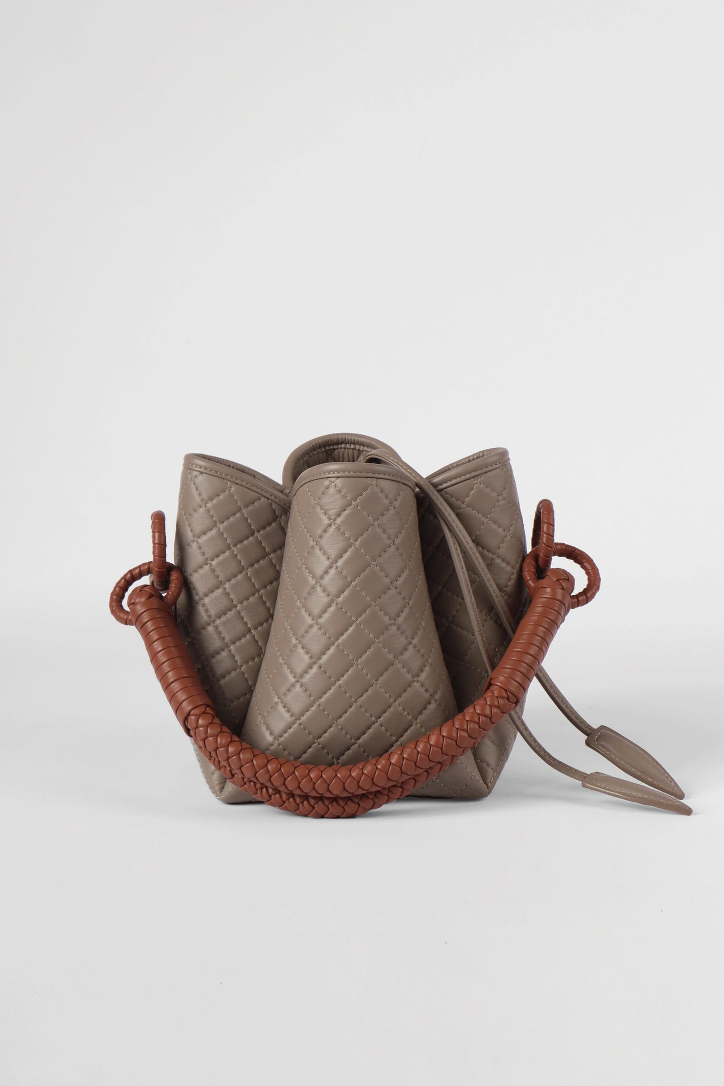 Tulip Mini Bucket Bag, Taupe & Brandy - imagen 1