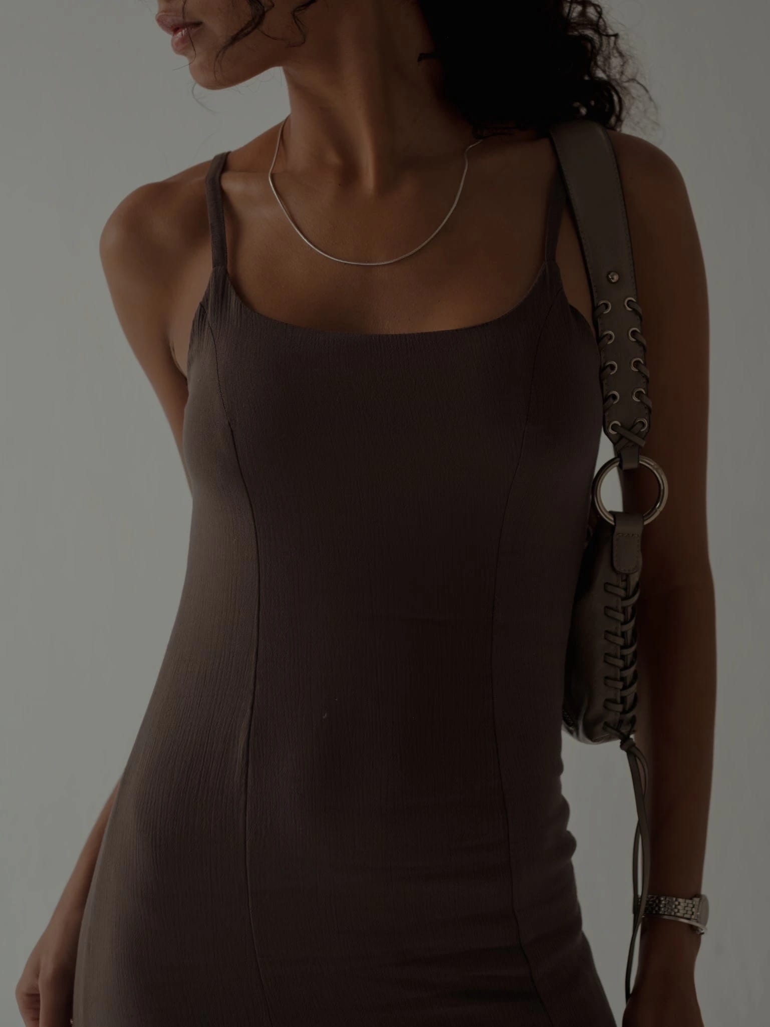 THE MINIMAL DRESS - ESPRESSO - imagen 4
