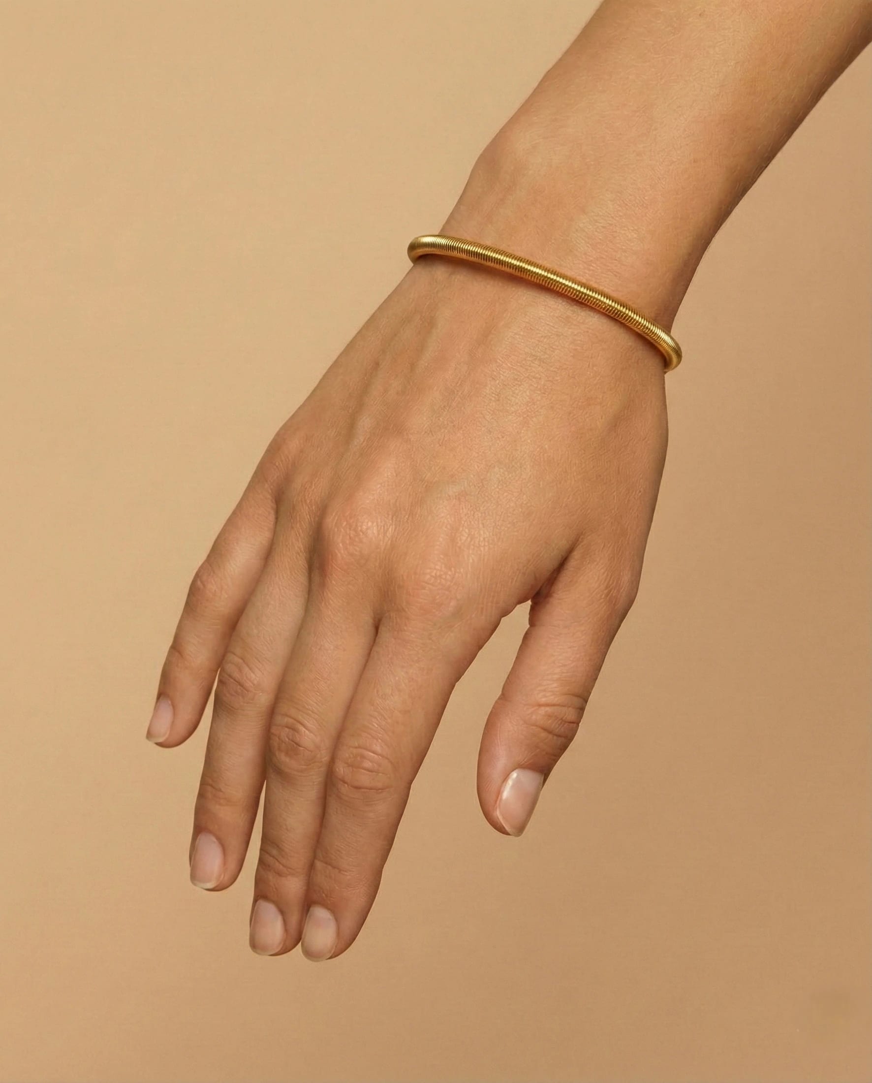 Clarte Gold Bangle - imagen 5