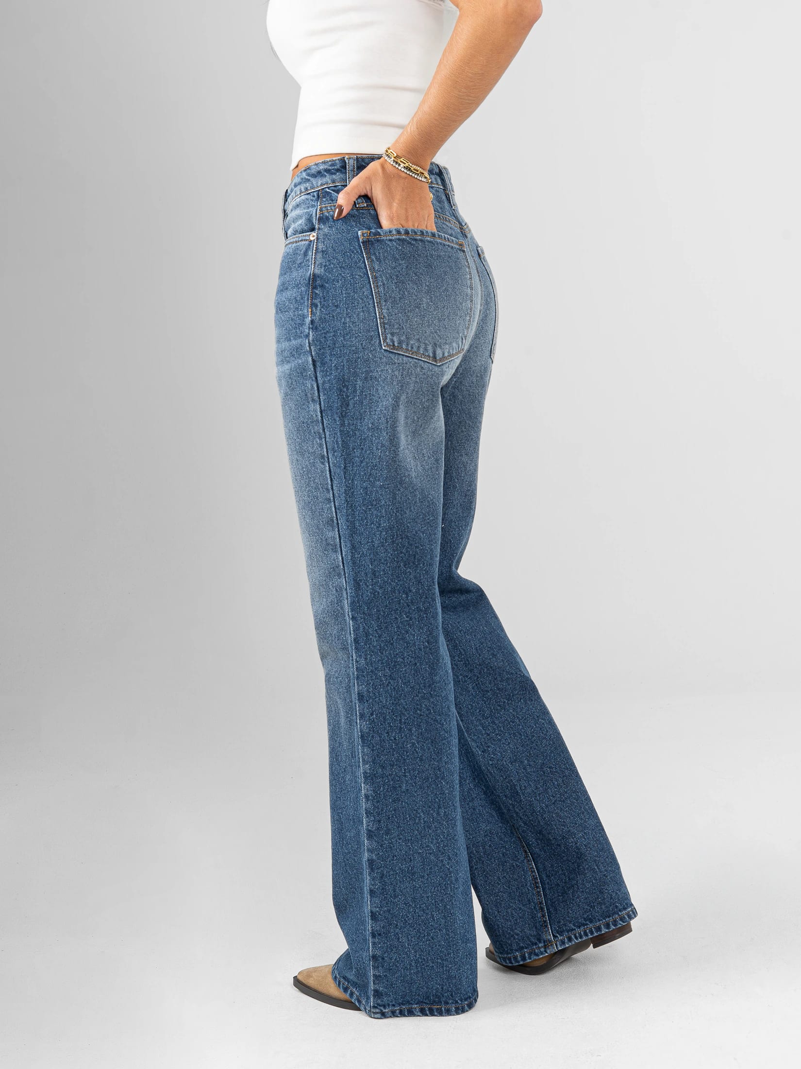 Ref: 066426 Jean mom flare, rígido, tiro alto, tono azul oscuro - imagen 2
