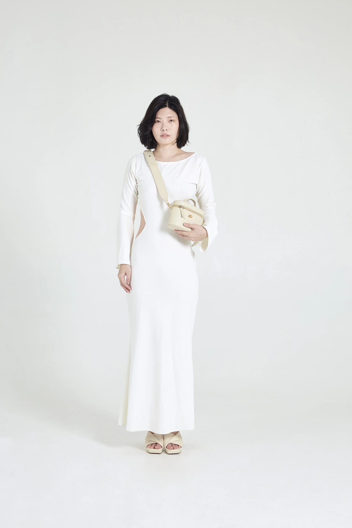 Petite Voyager Cream Leather Bag - imagen 5