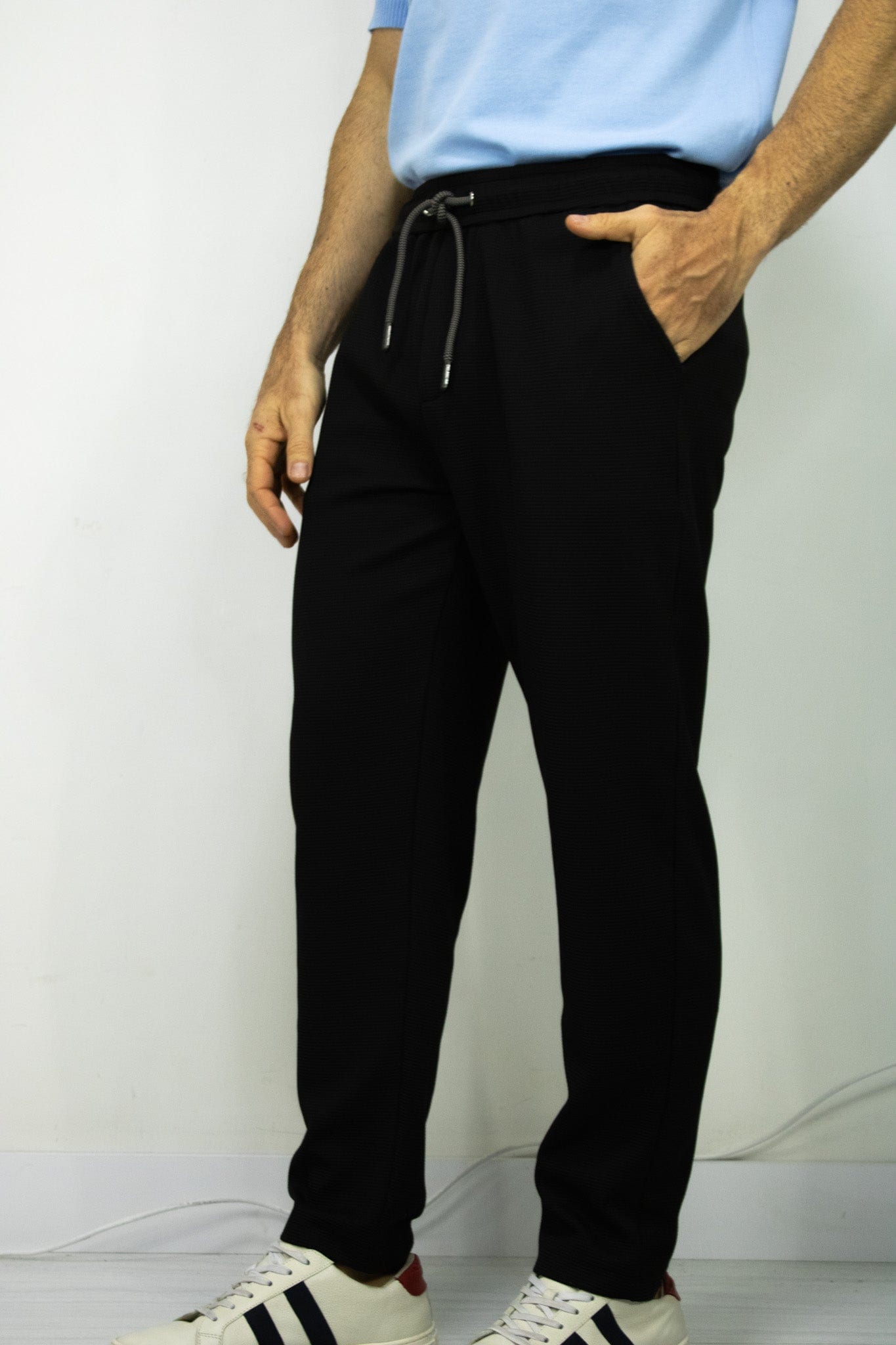 JOGGER TEXTURIZADO NEGRO PARA HOMBRE - imagen 2
