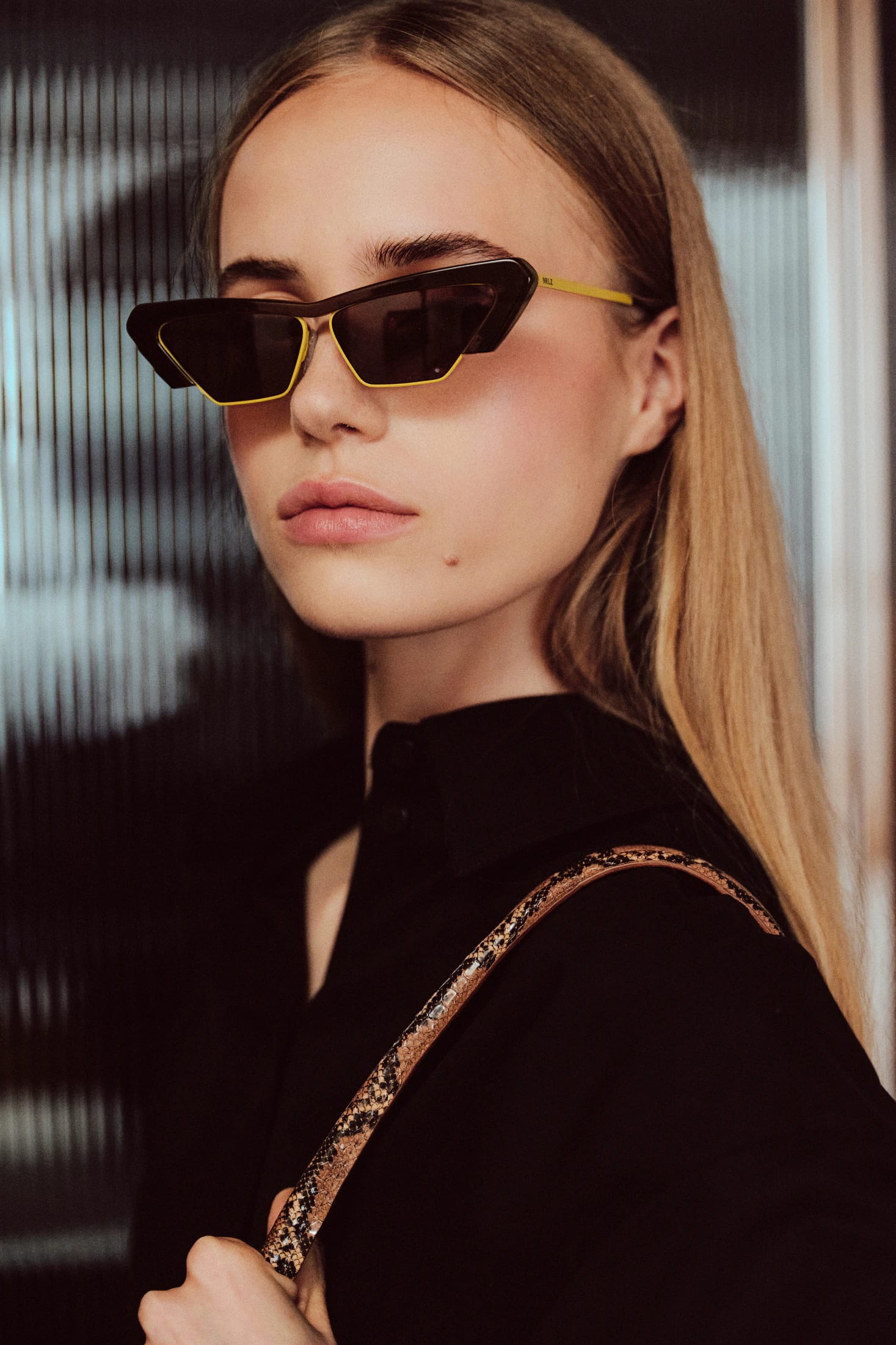 GAFAS BOND GIRL - imagen 20